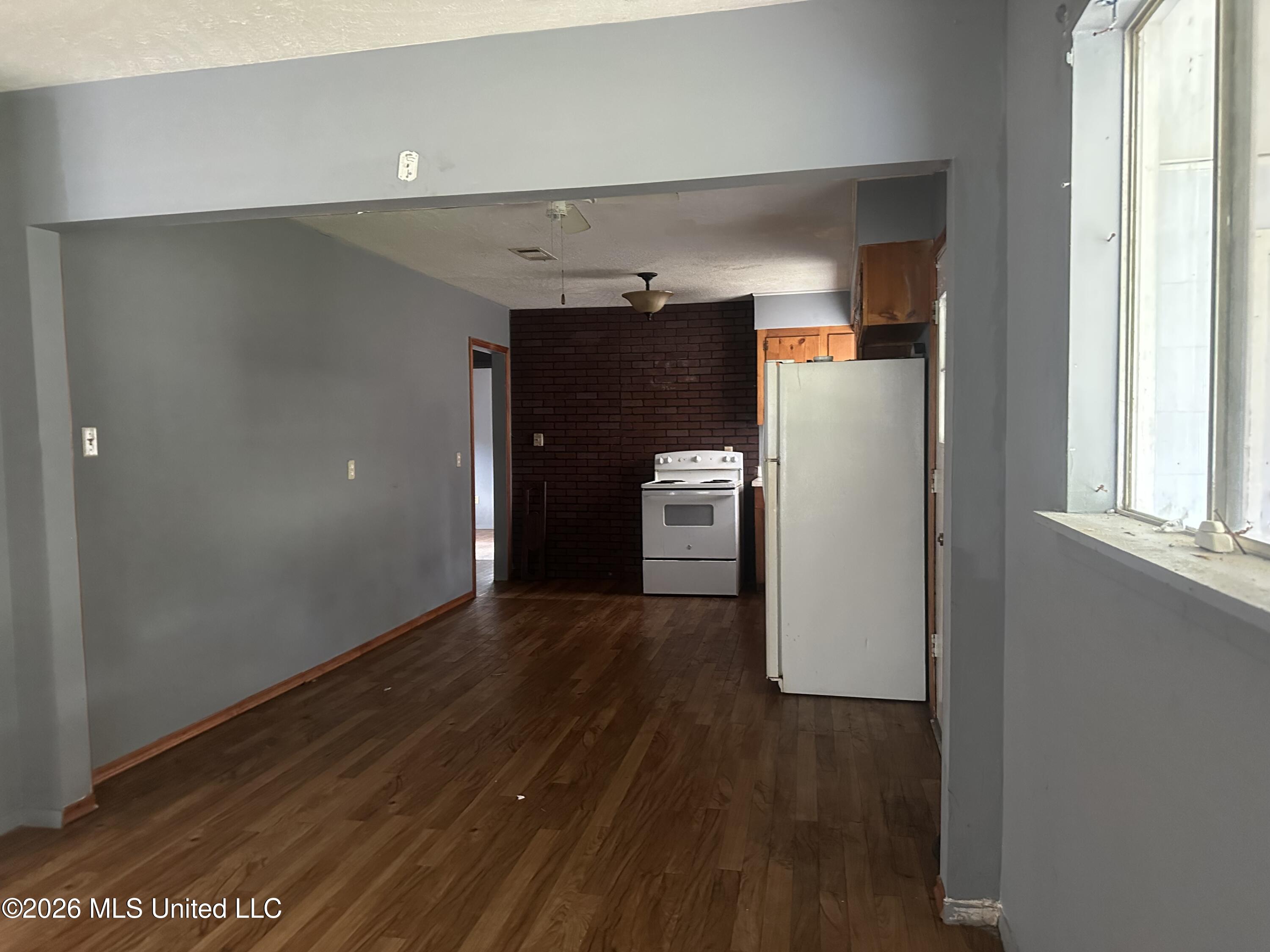 3655 Horton Street Property Photo 12