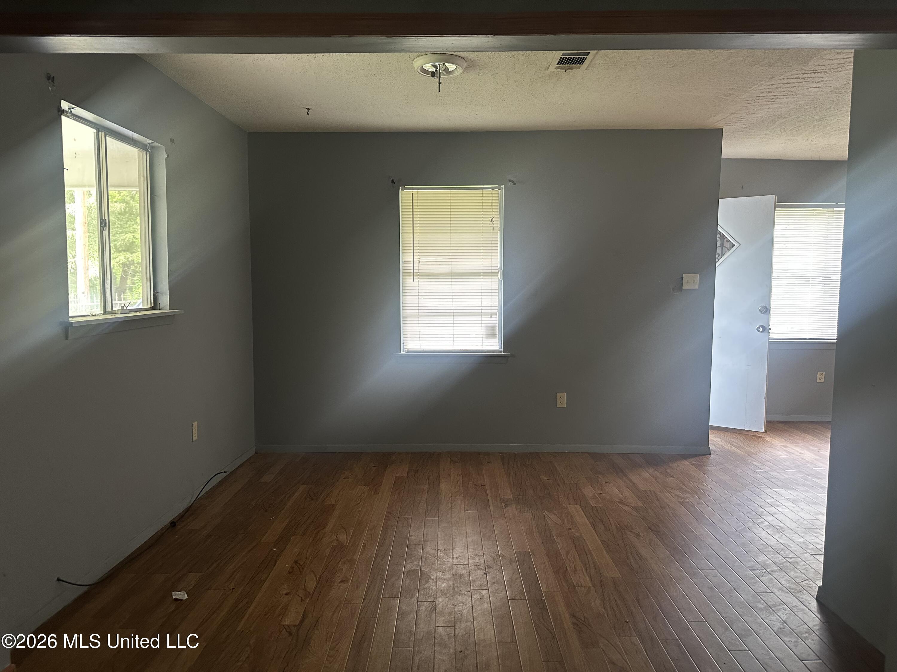 3655 Horton Street Property Photo 18