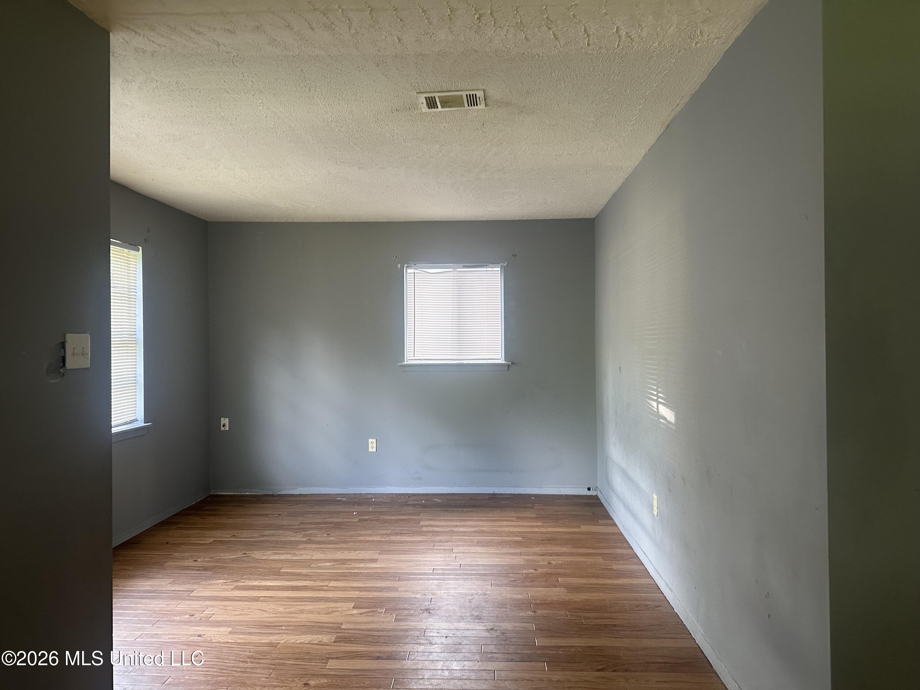 3655 Horton Street Property Photo 34
