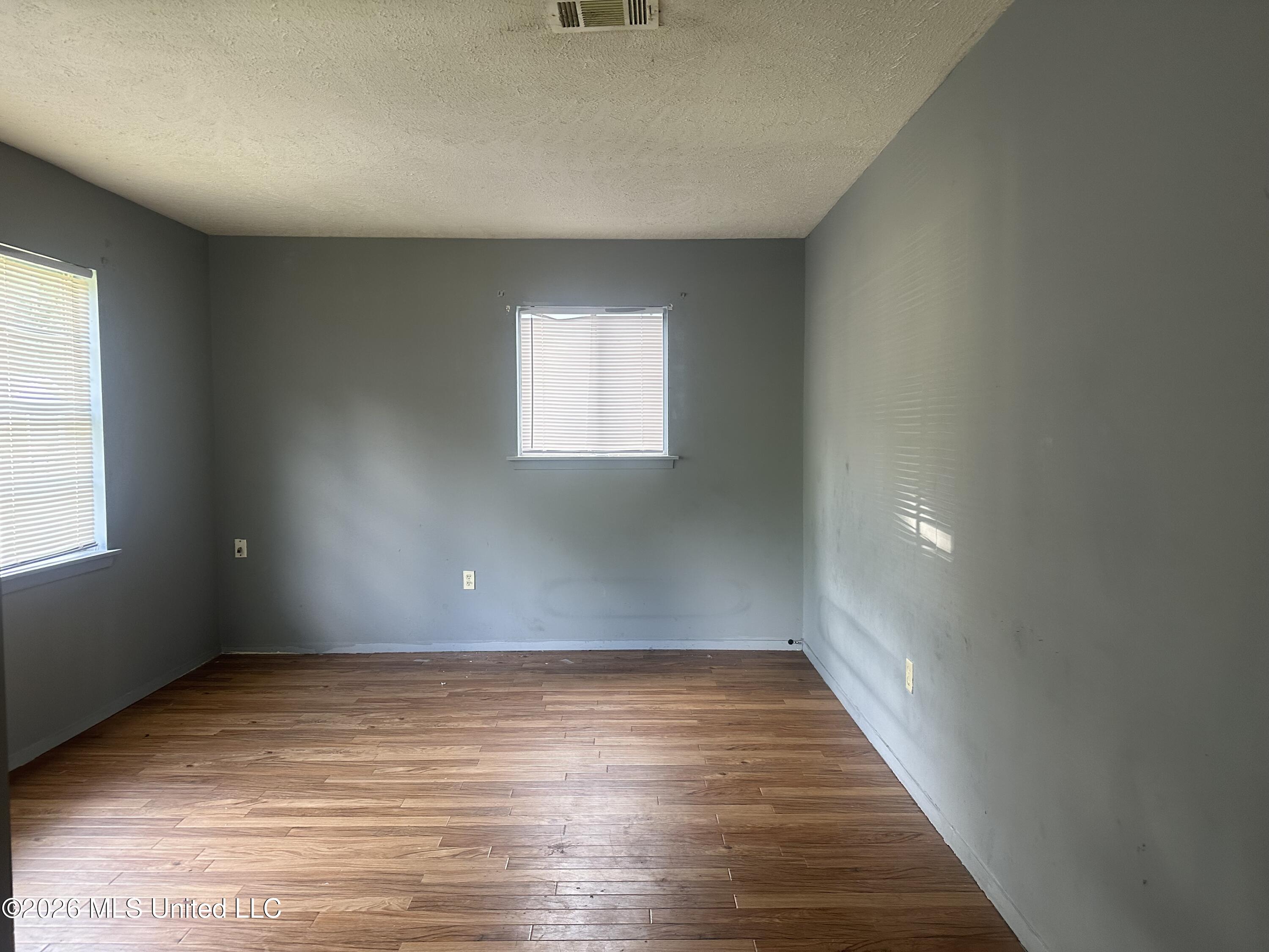 3655 Horton Street Property Photo 35