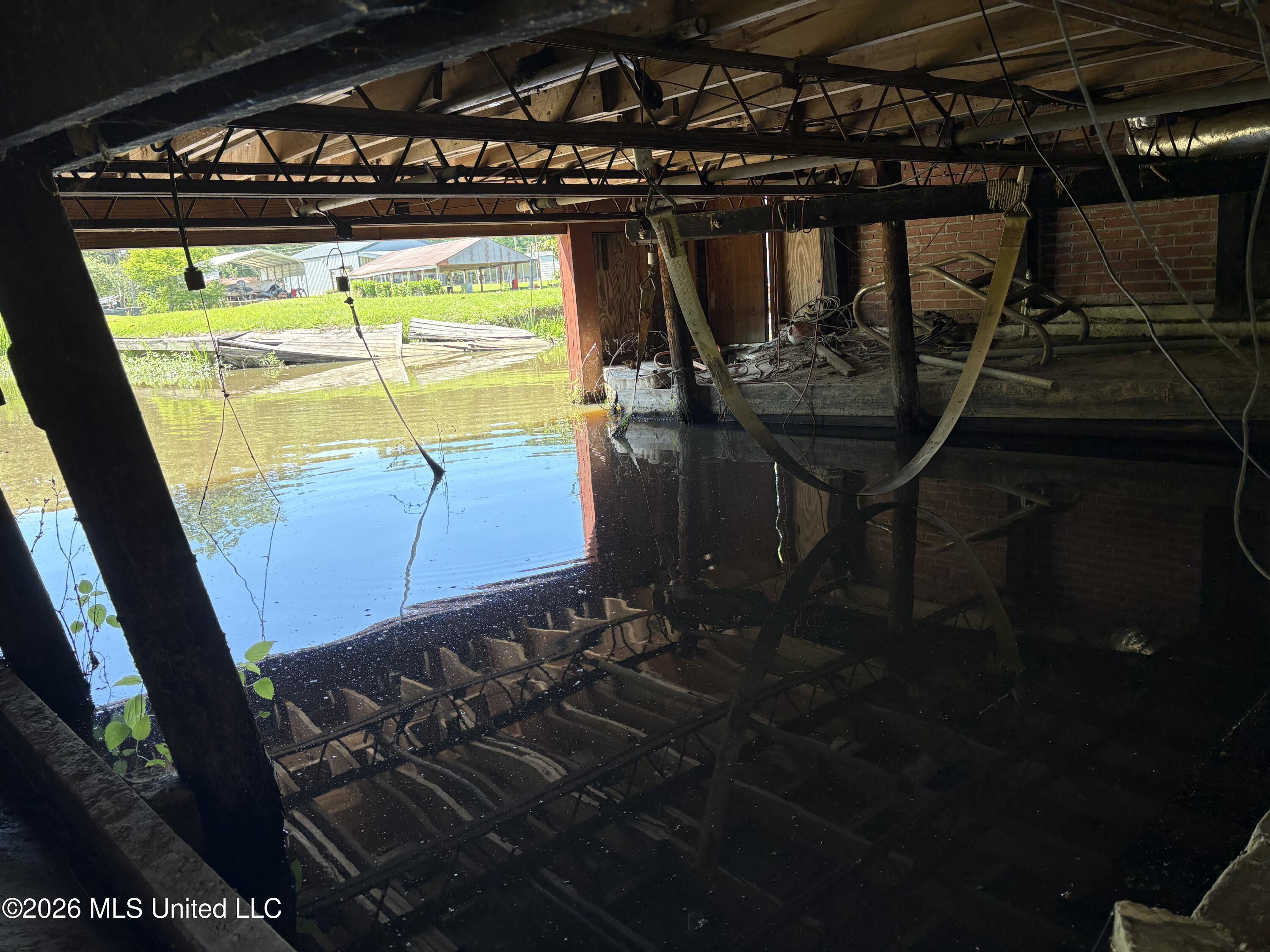 305 Lake Harbor Road Property Photo 5