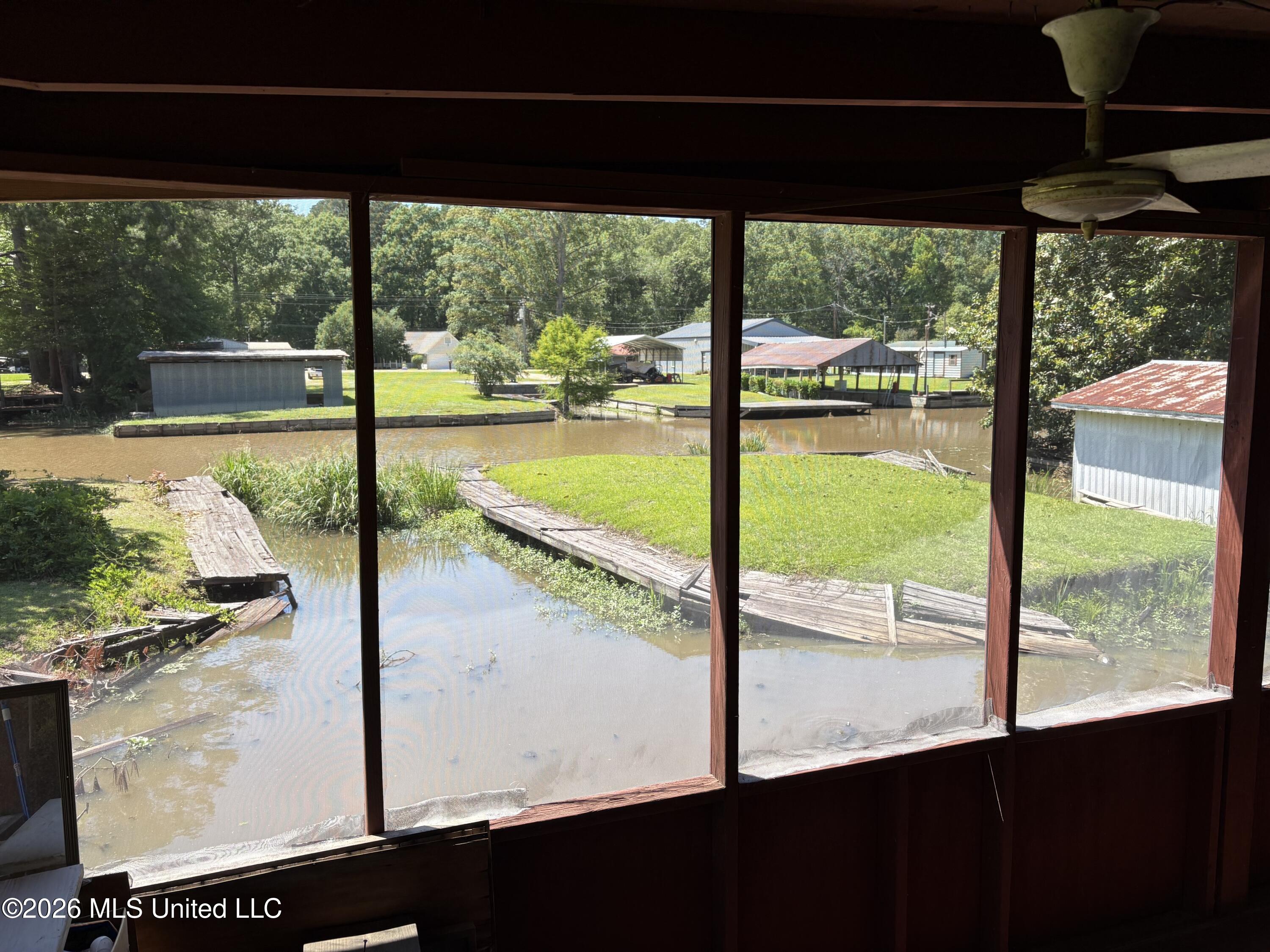 305 Lake Harbor Road Property Photo 7
