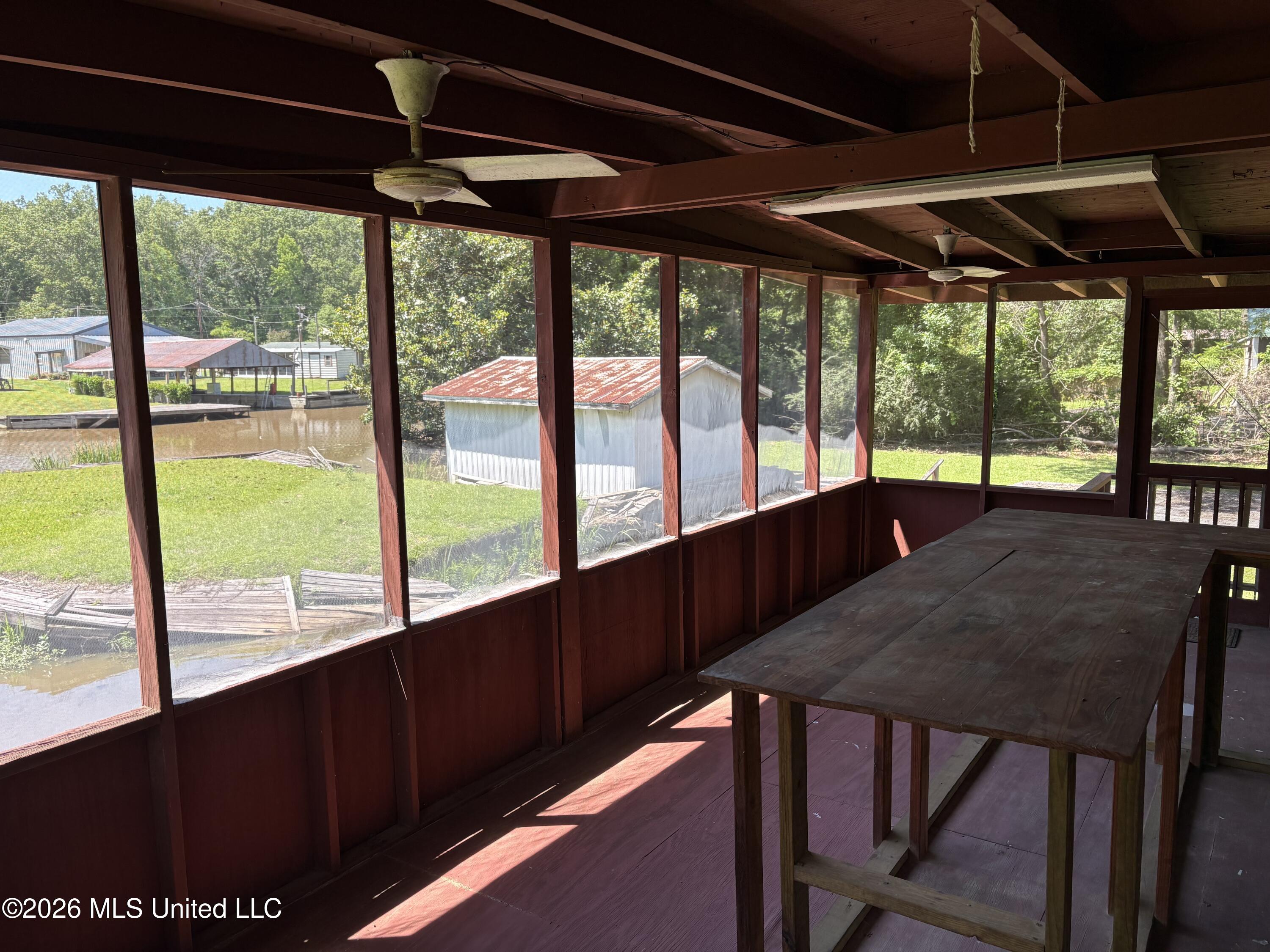 305 Lake Harbor Road Property Photo 8
