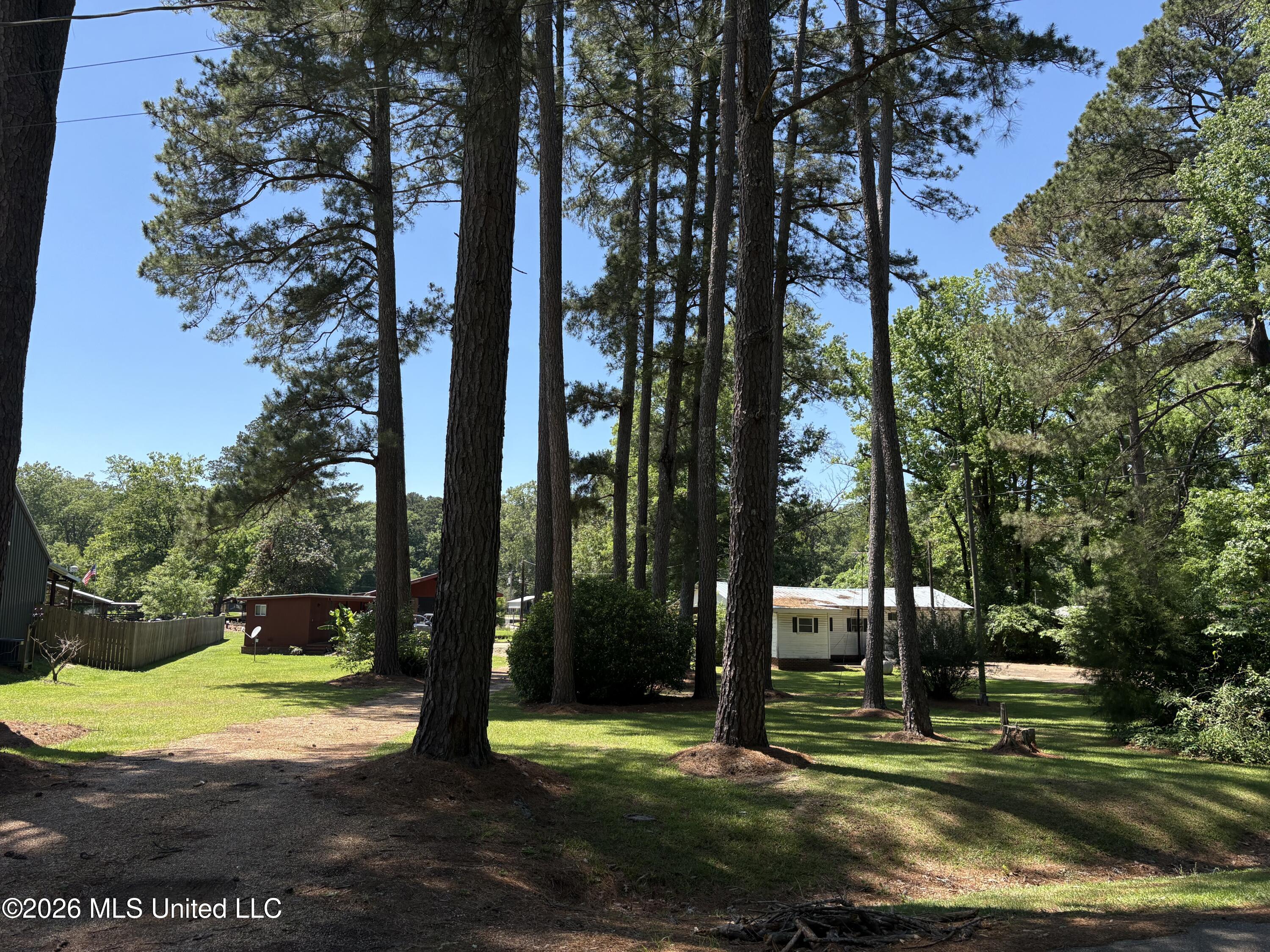 305 Lake Harbor Road Property Photo 13