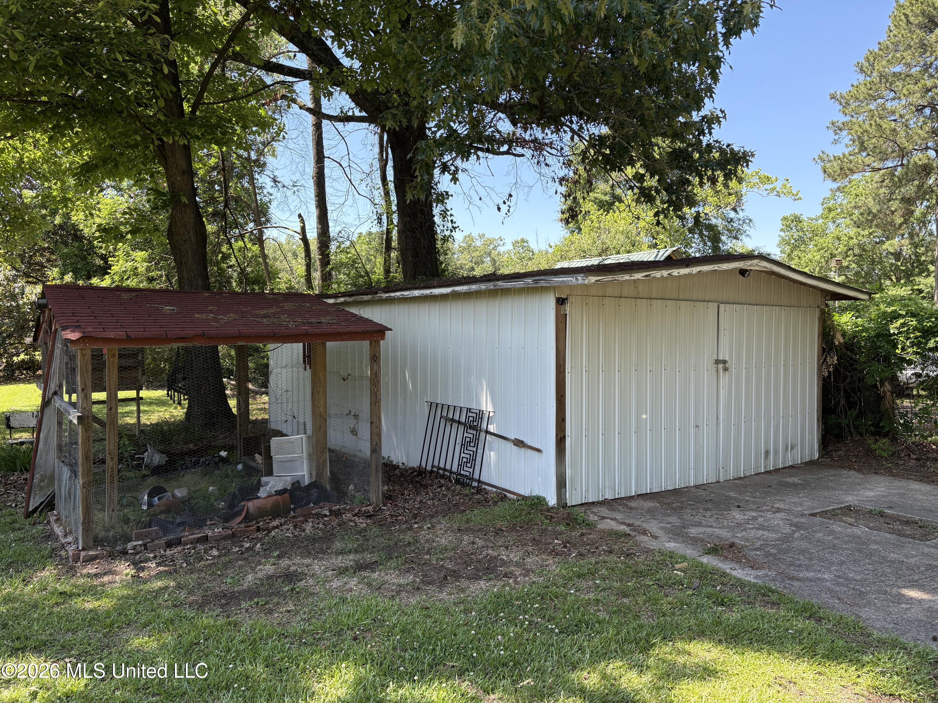 305 Lake Harbor Road Property Photo 17