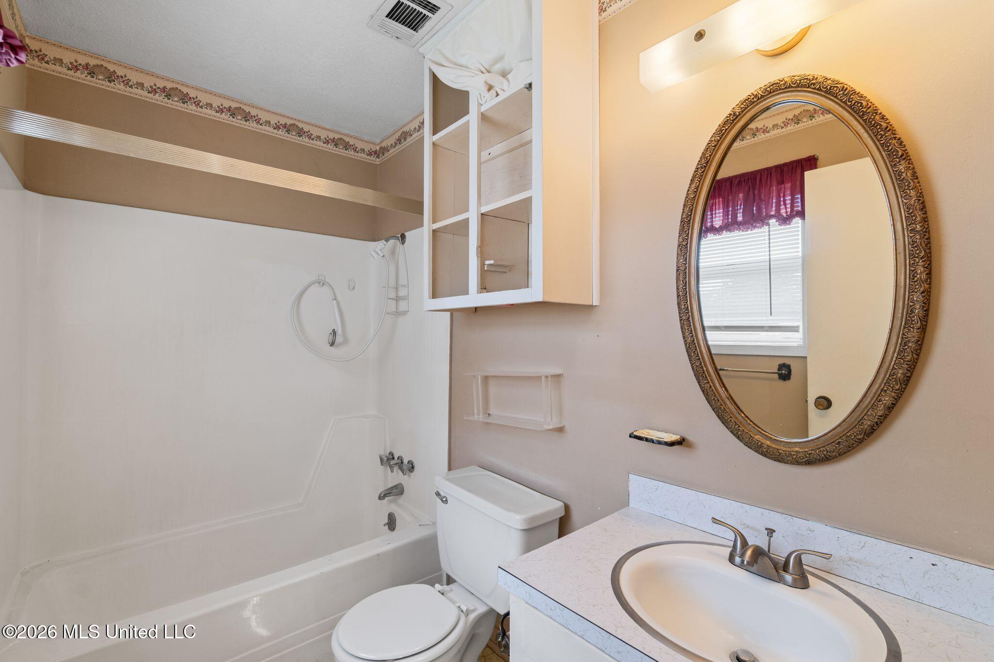 2072 Oakhurst Drive Property Photo 21
