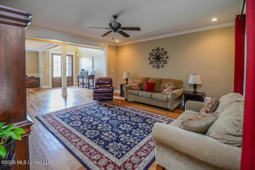 8807 Dehart Road Property Photo 10