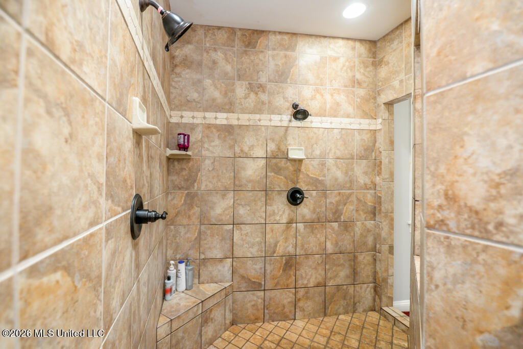 8807 Dehart Road Property Photo 14