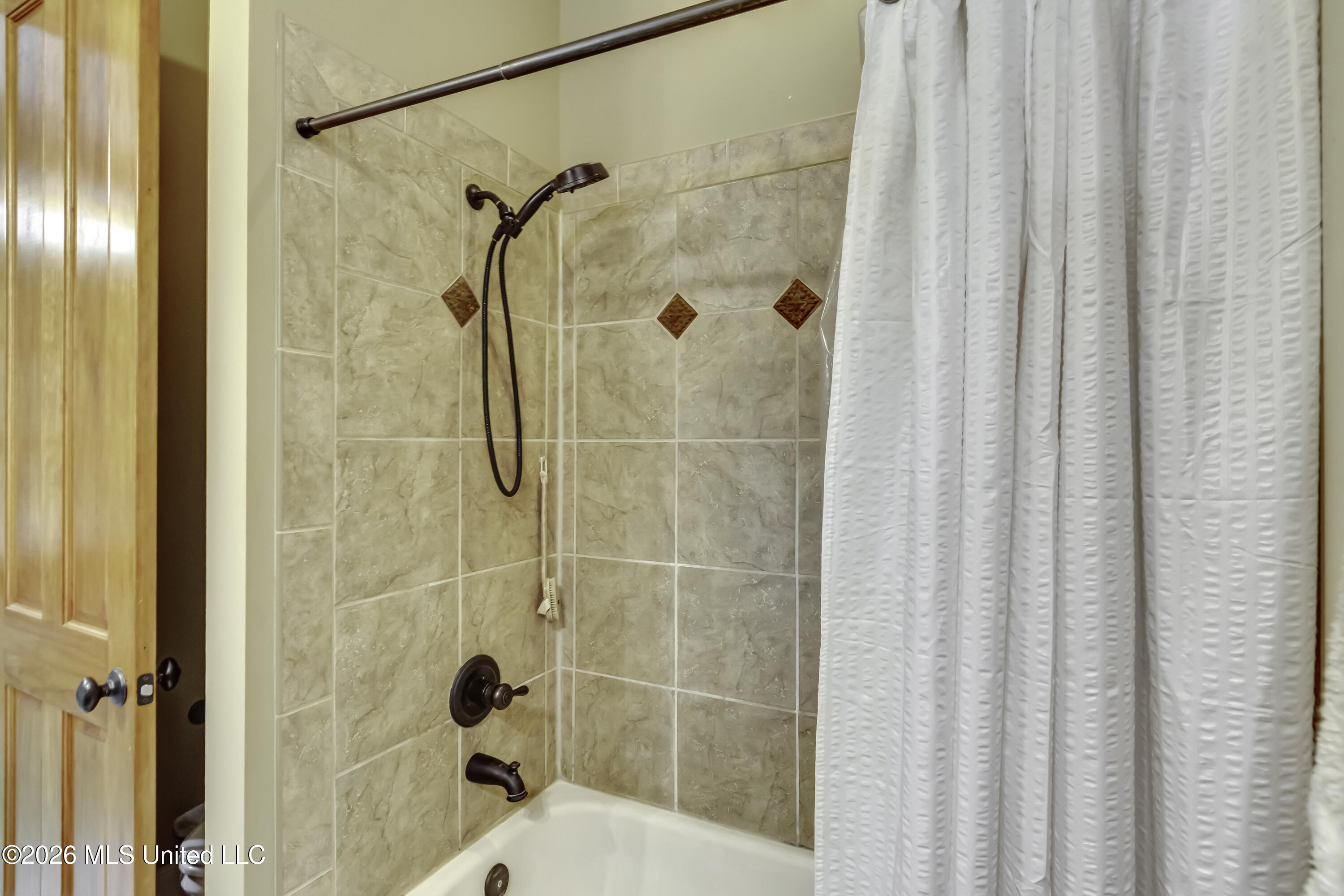 115 Chartres Drive Property Photo 39