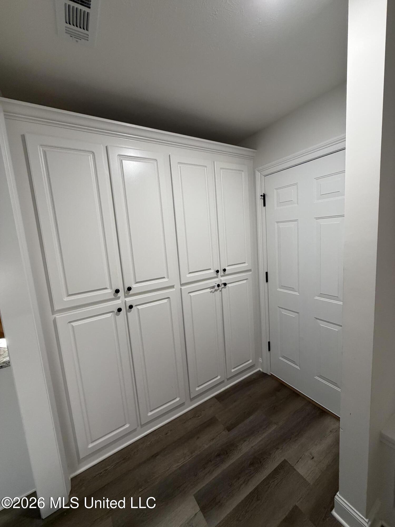 249 Hemingway Circle Property Photo 4