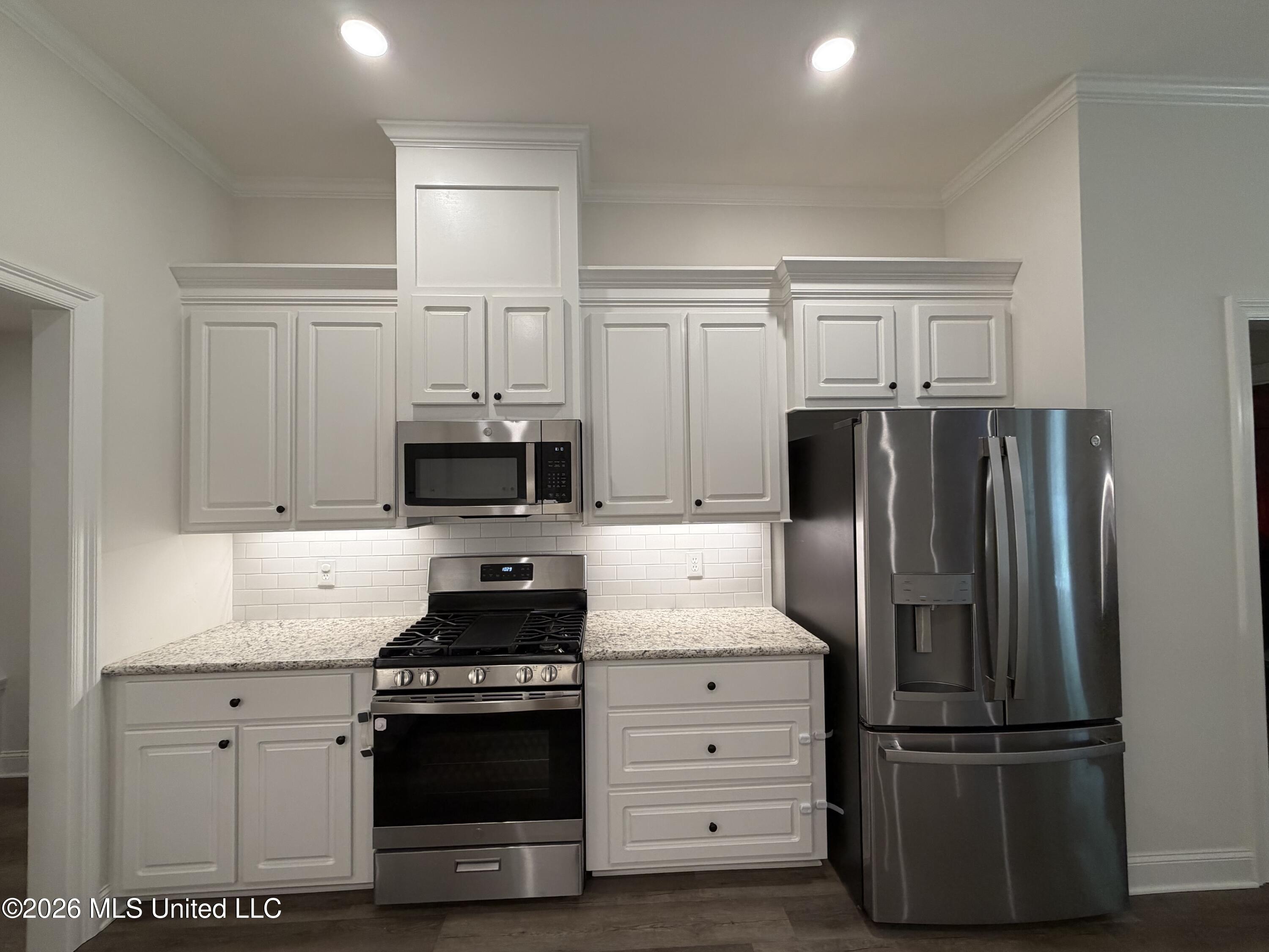 249 Hemingway Circle Property Photo 7