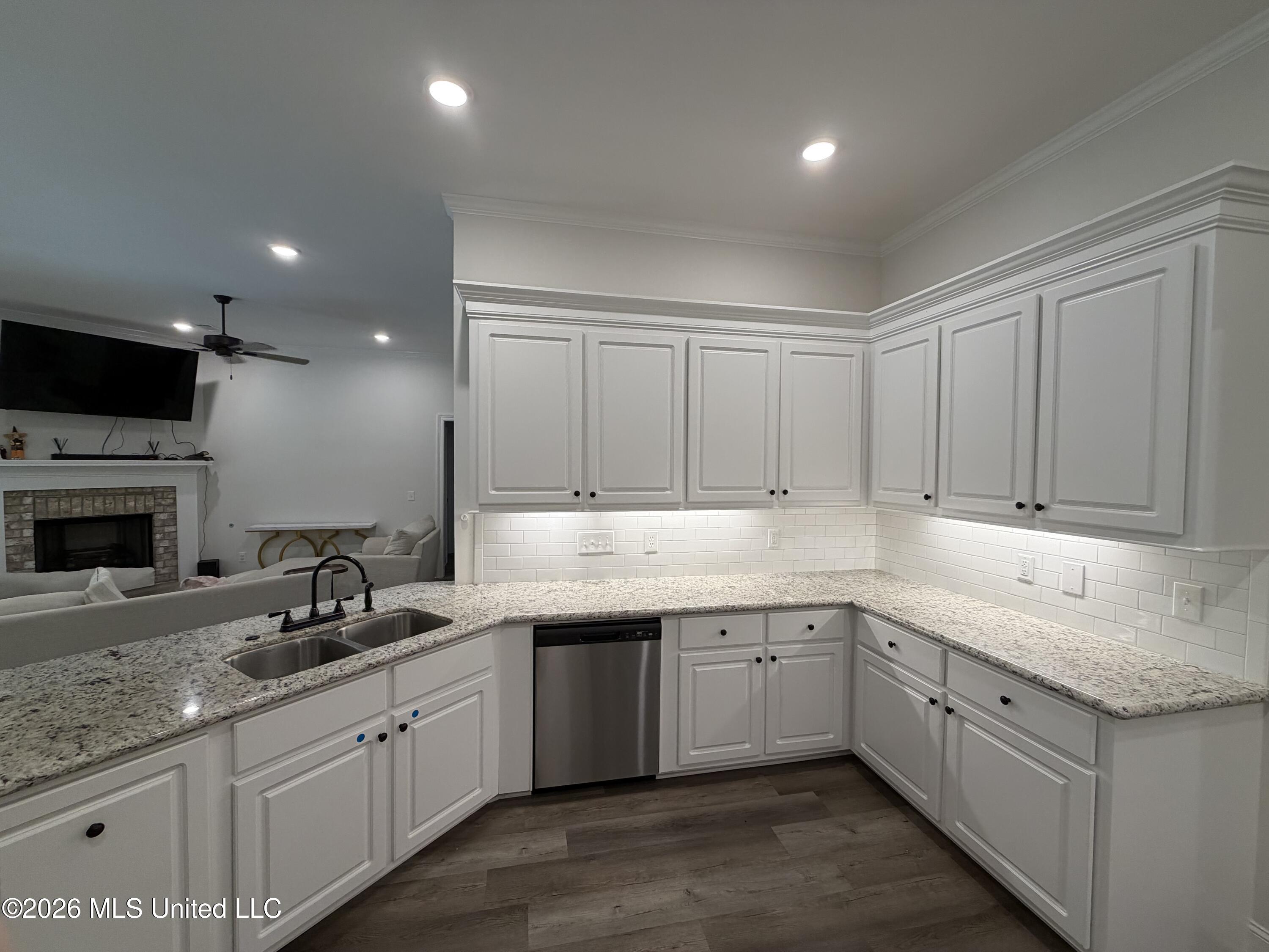 249 Hemingway Circle Property Photo 10