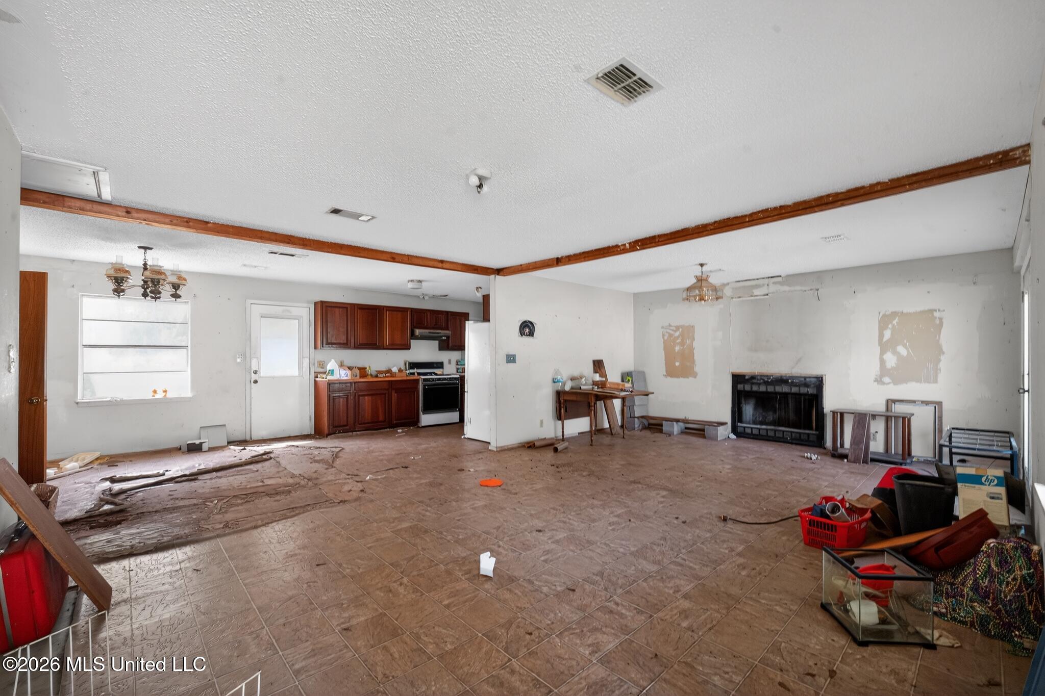 201 Fore Circle Property Photo 5