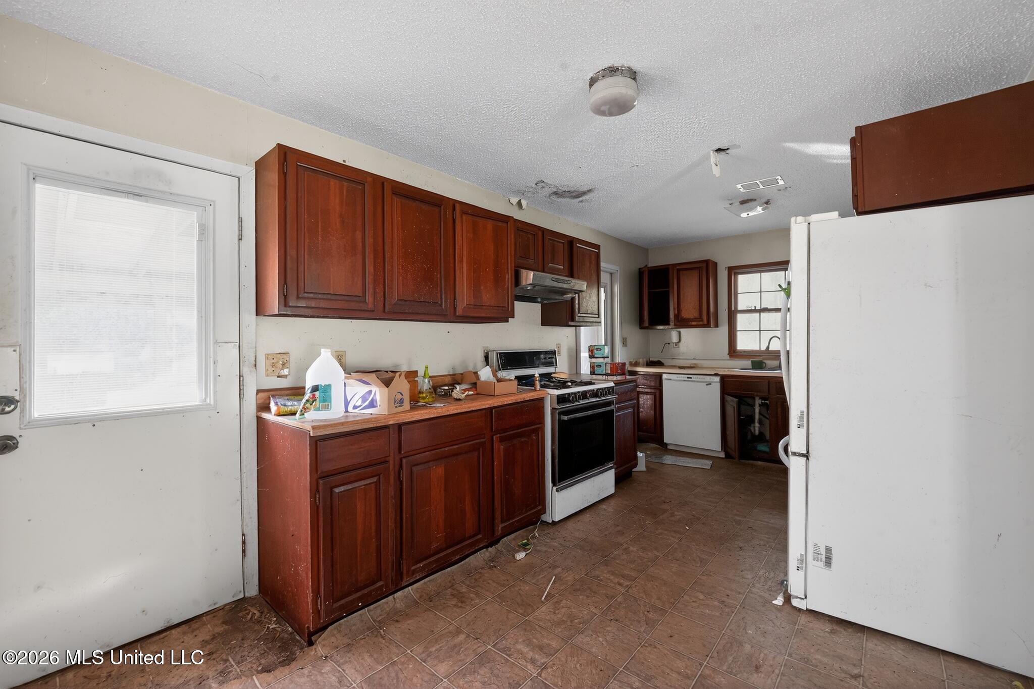 201 Fore Circle Property Photo 6