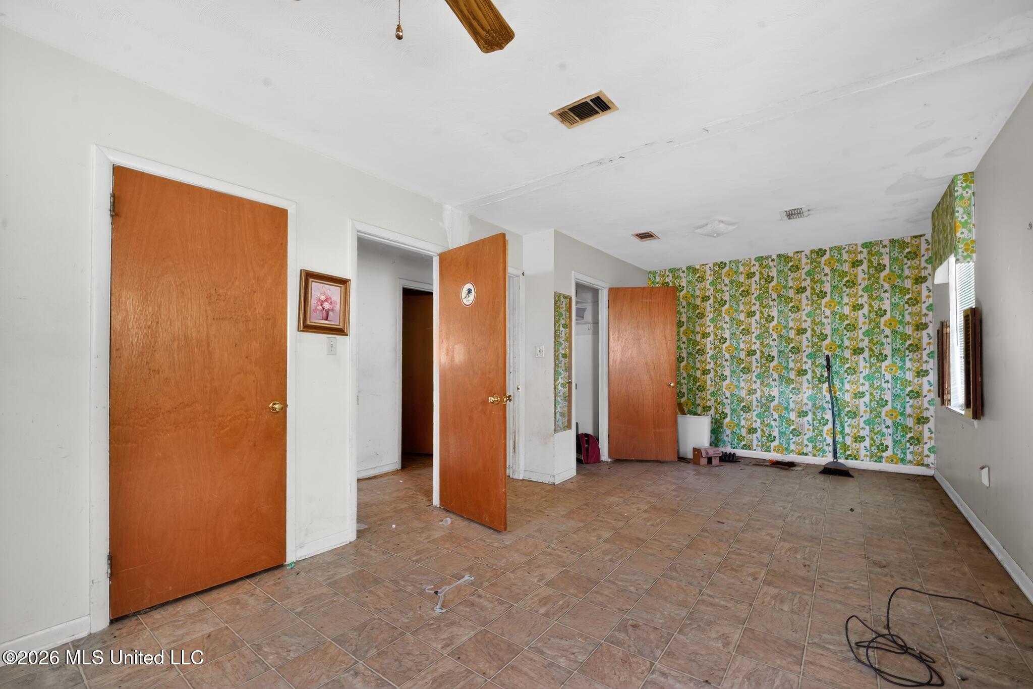 201 Fore Circle Property Photo 12