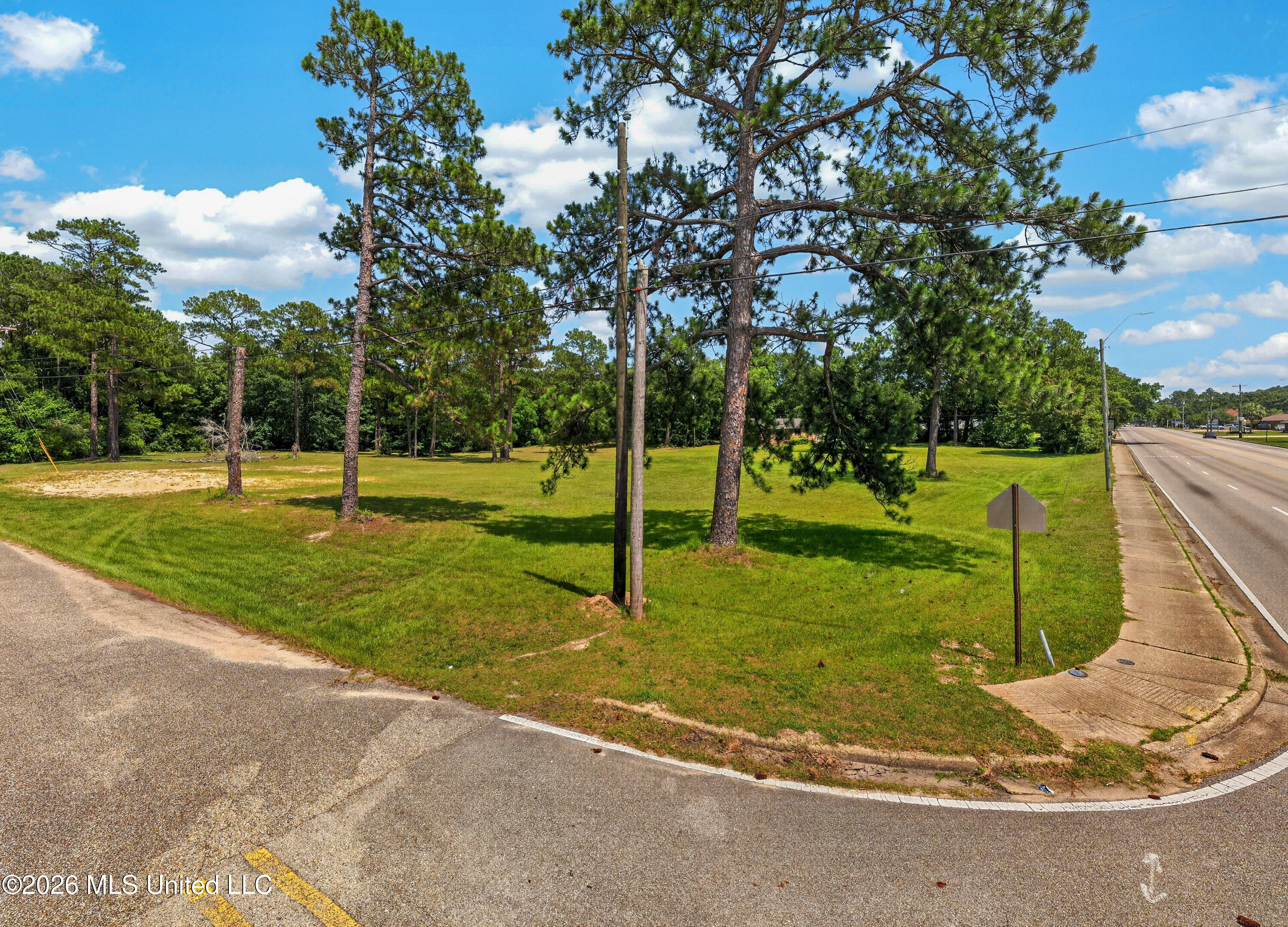 4212 Gautier Vancleave Road Property Photo 4