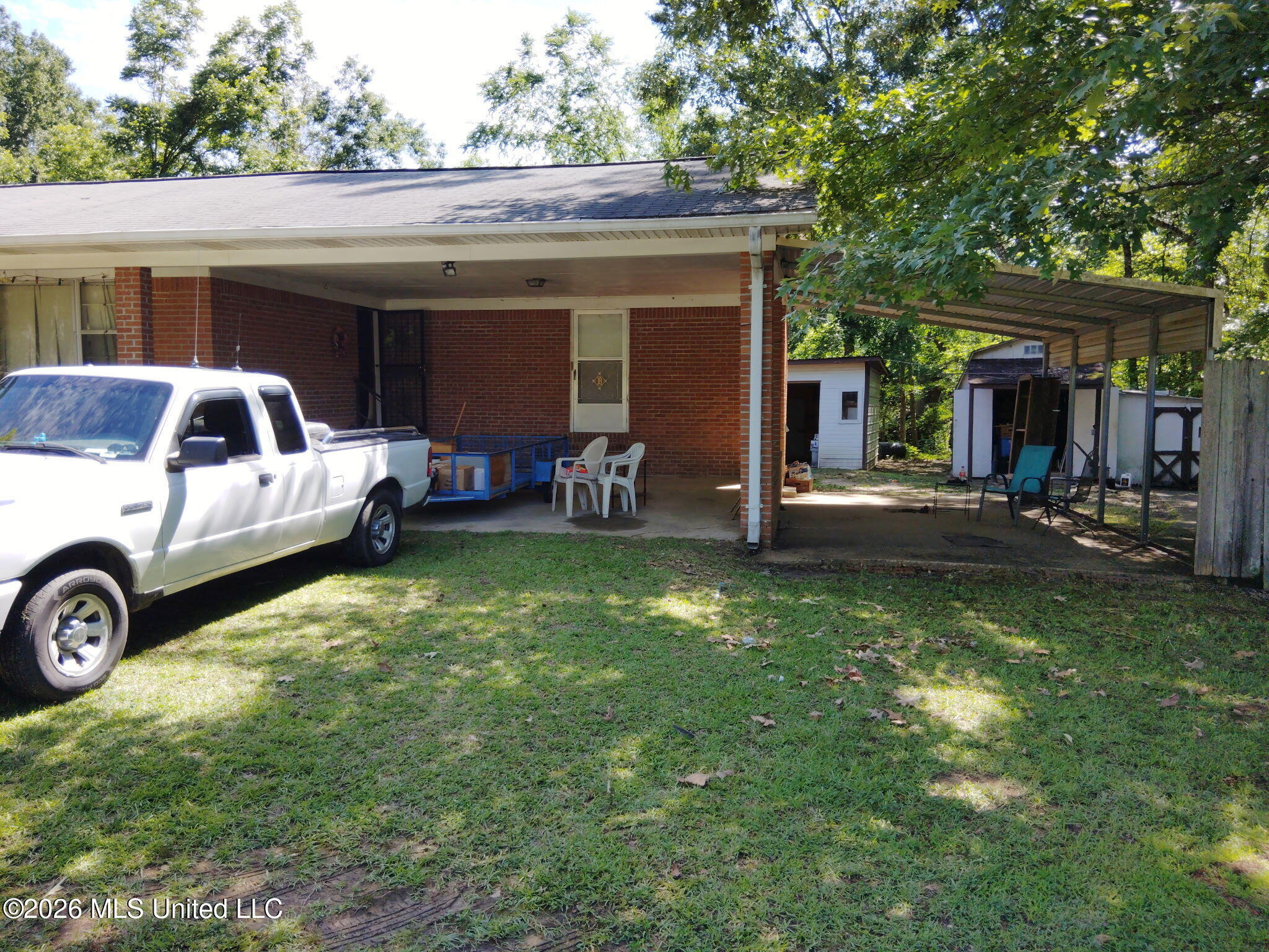 726 W Cooper Street Property Photo 4