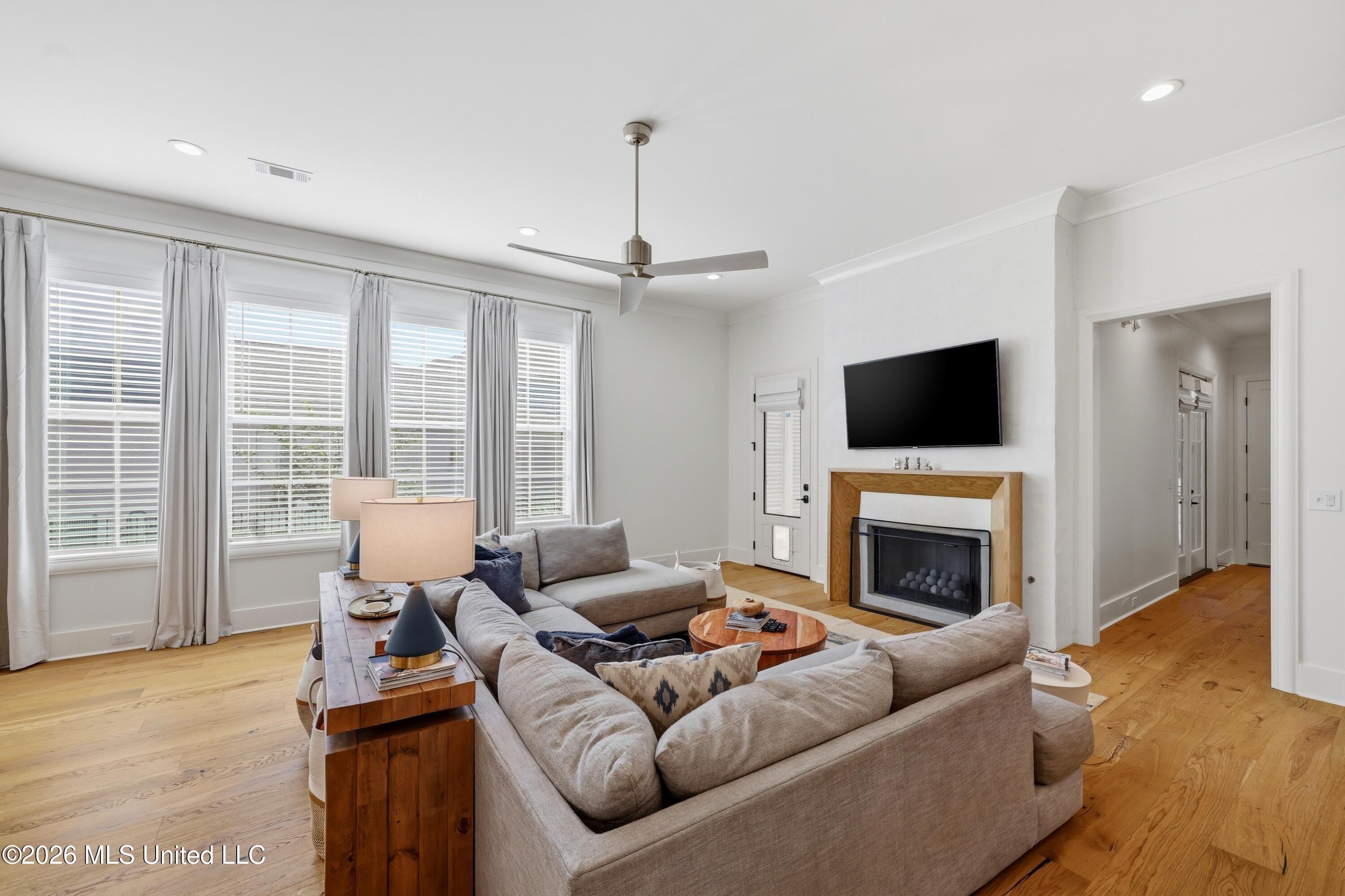 121 Water Street Property Photo 8