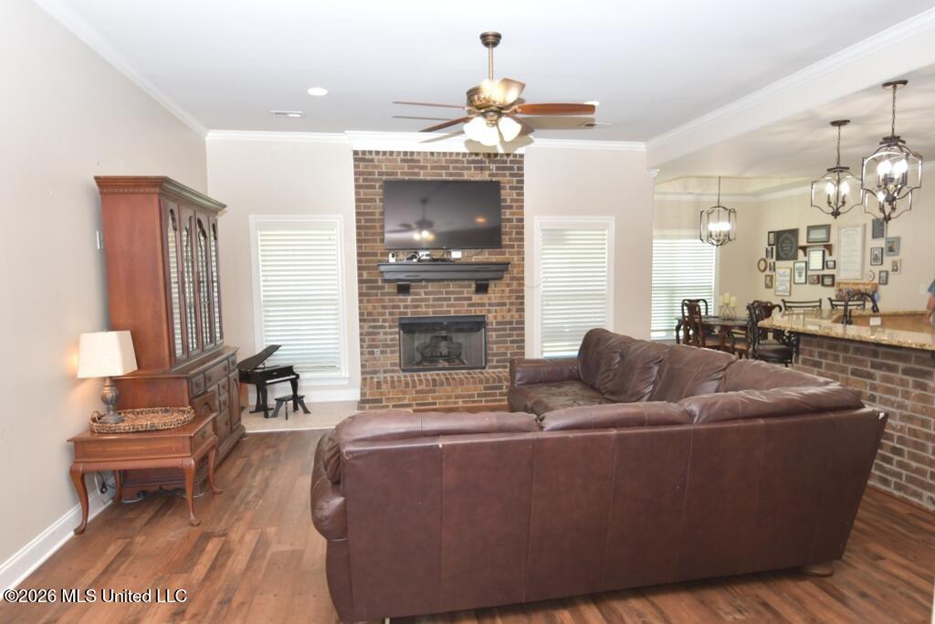 4713 Bakersfield Drive Property Photo 3