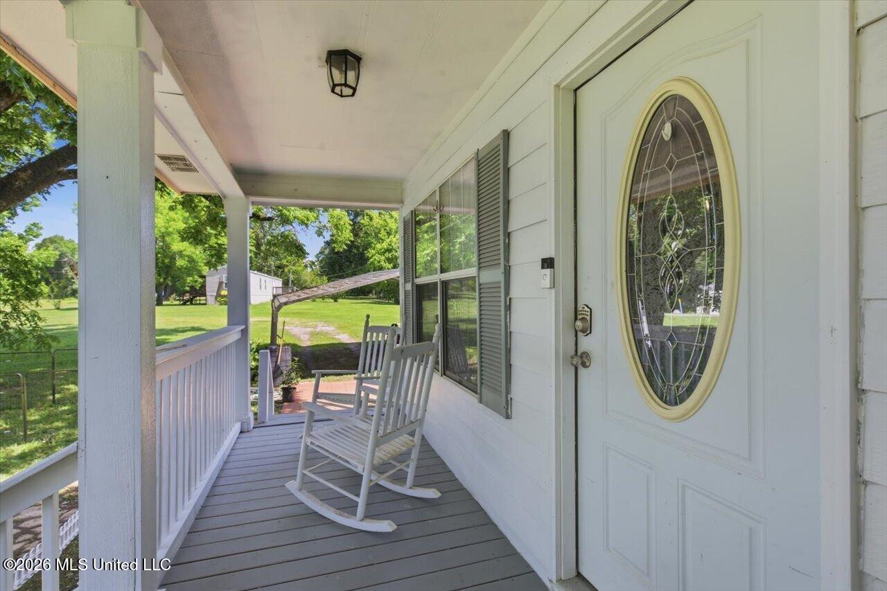123 Southbreeze Road Property Photo 5