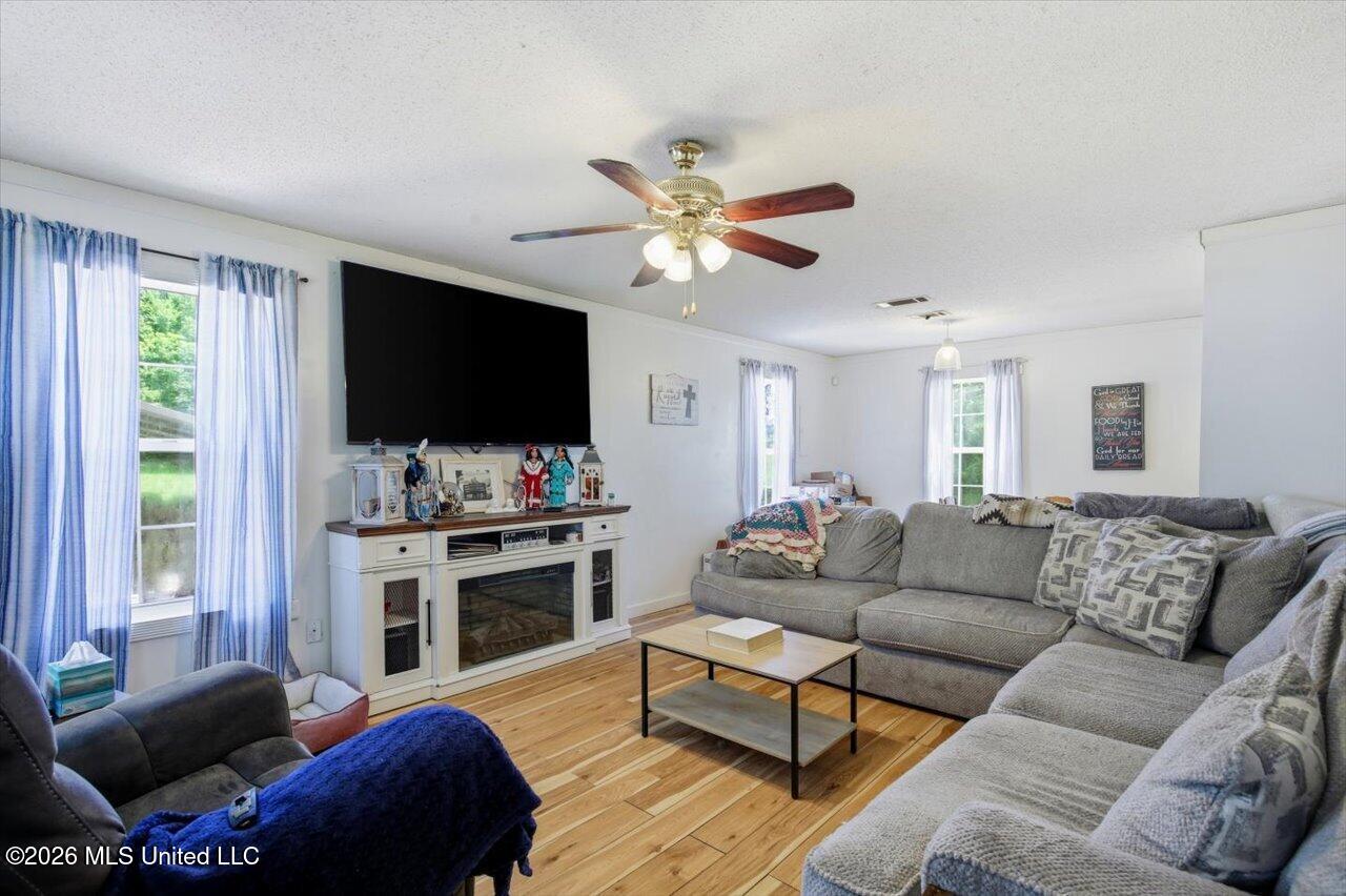 123 Southbreeze Road Property Photo 7