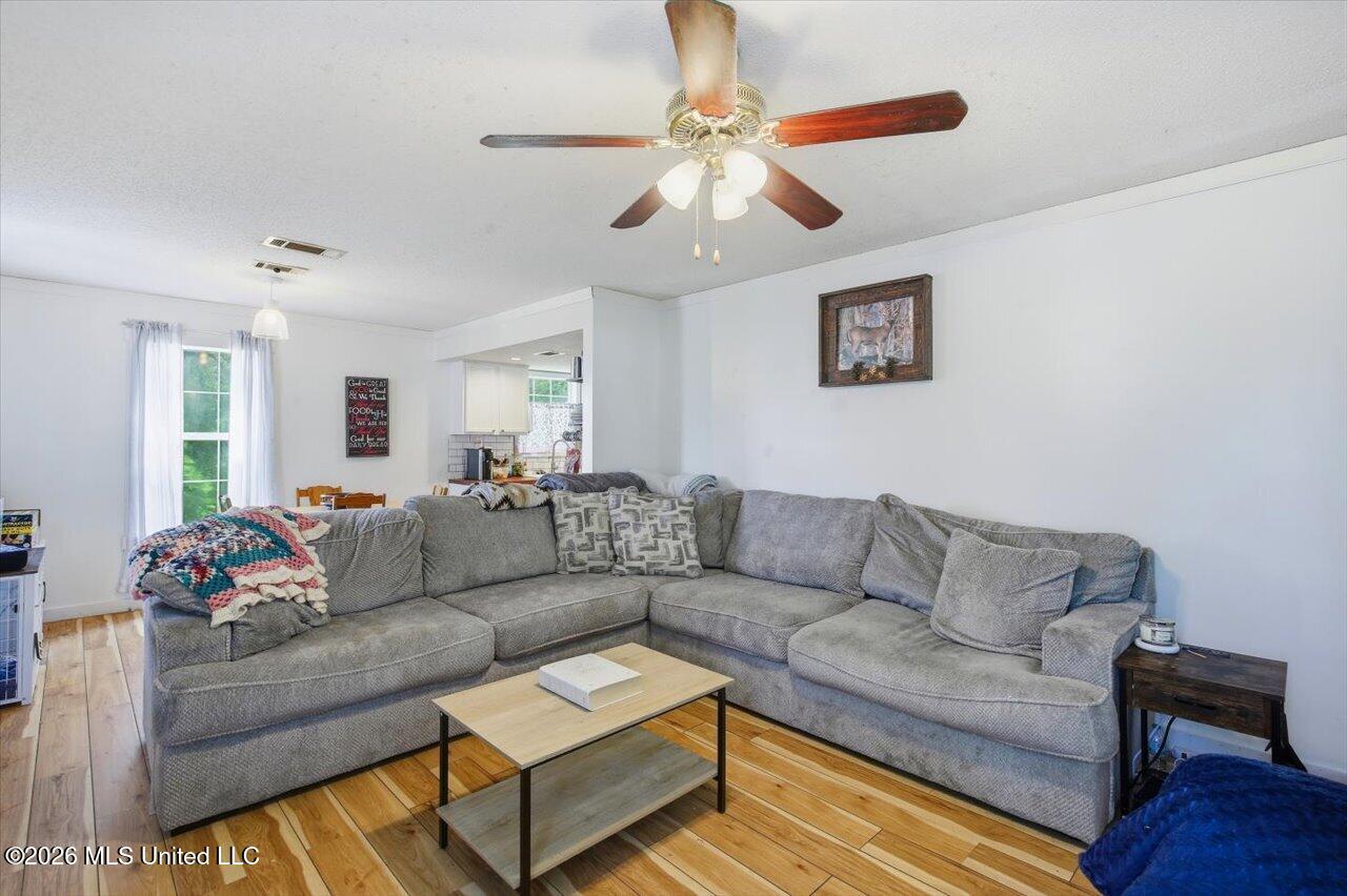 123 Southbreeze Road Property Photo 8