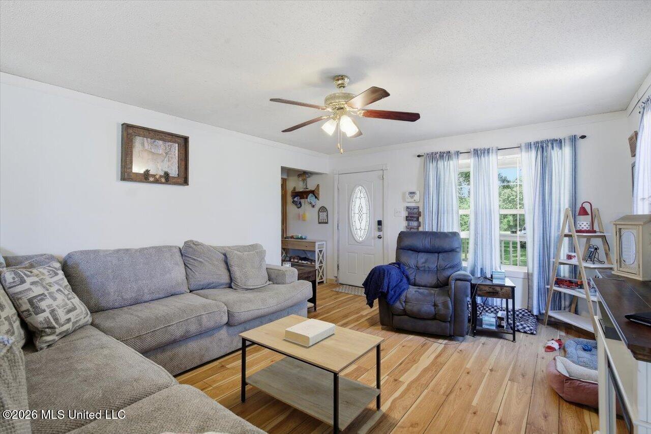 123 Southbreeze Road Property Photo 9