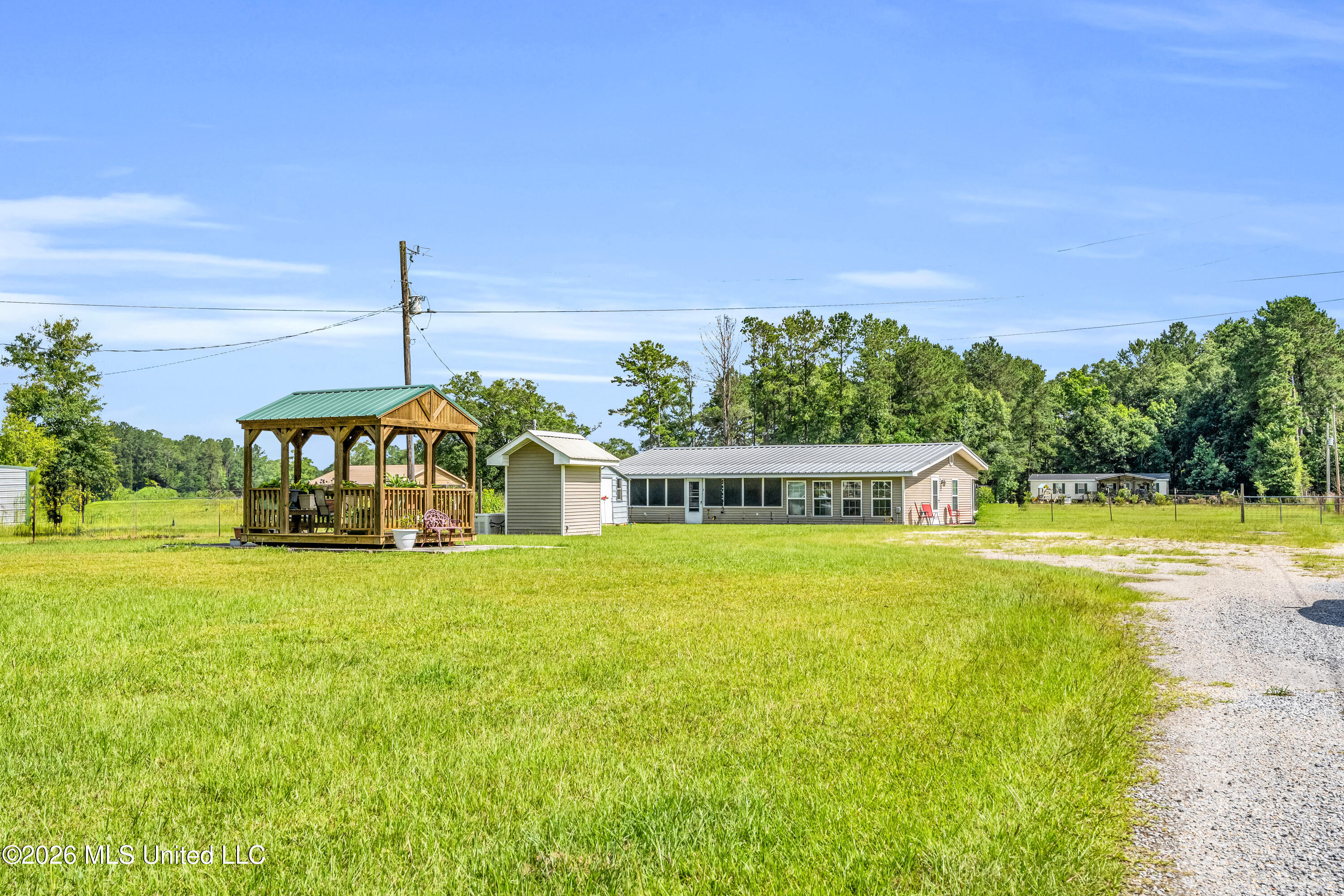 3624 Highway 43 N Property Photo 1