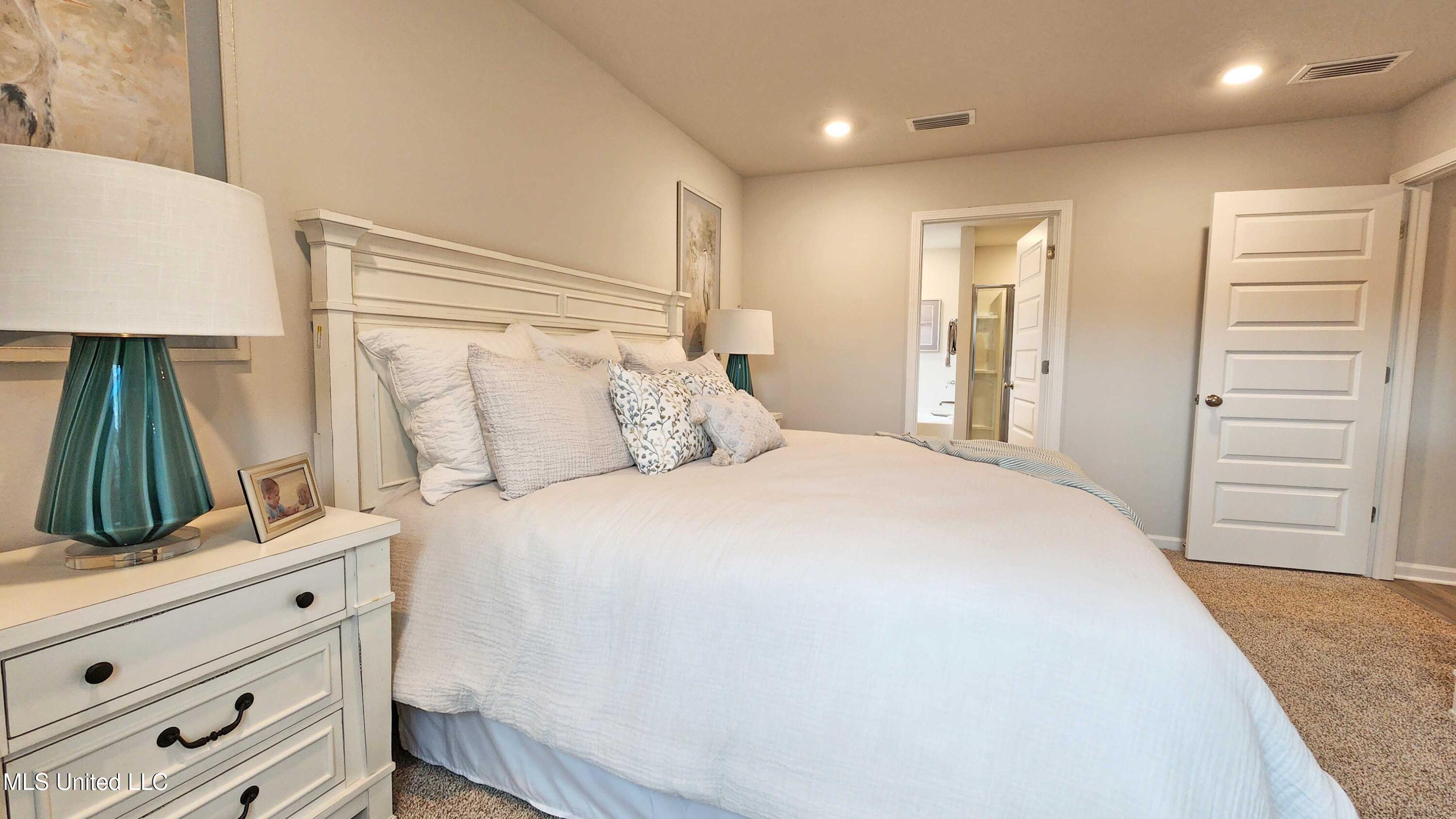 13410 Grove Cove Property Photo 13