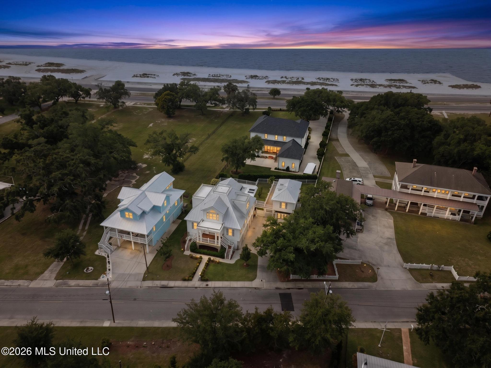 715 2nd Street Property Photo 2