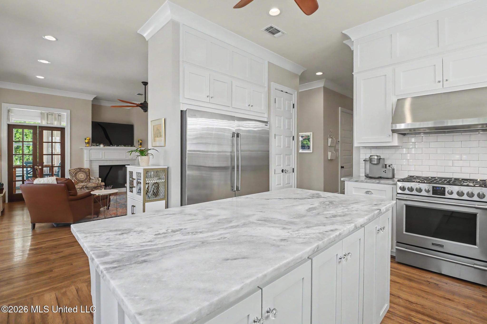 715 2nd Street Property Photo 11