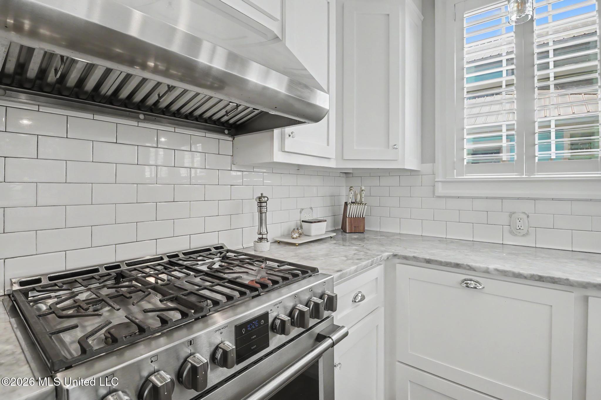 715 2nd Street Property Photo 14
