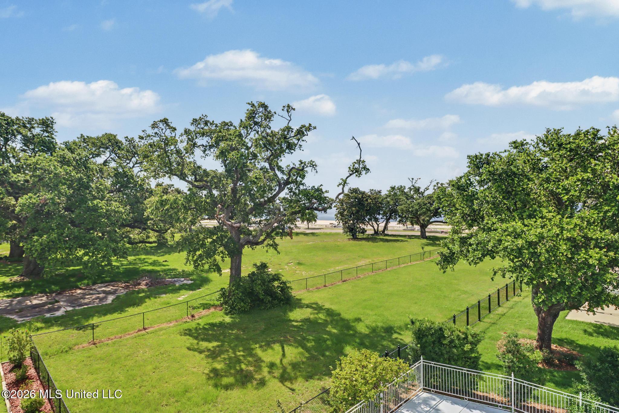 715 2nd Street Property Photo 23