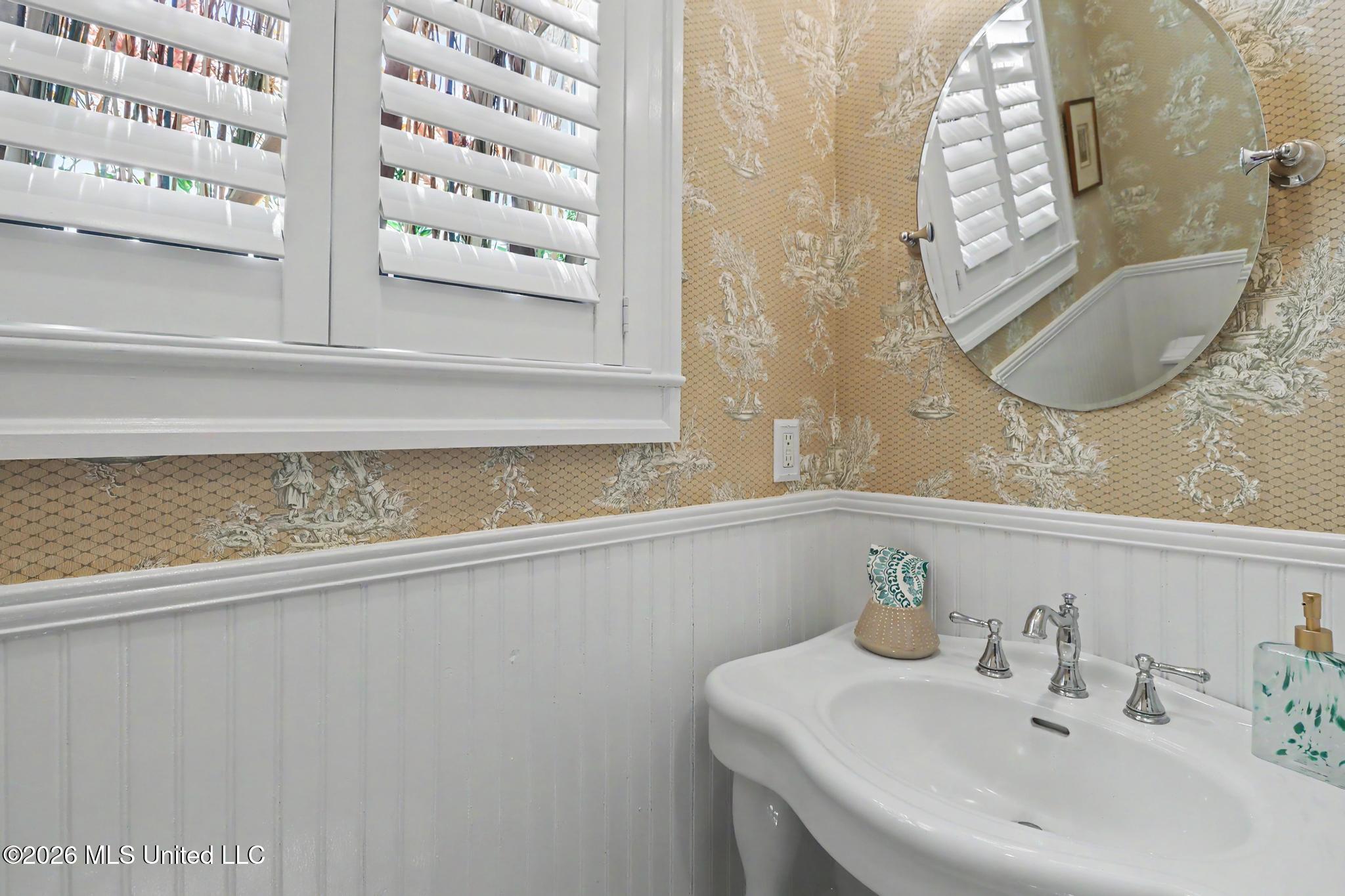 715 2nd Street Property Photo 35