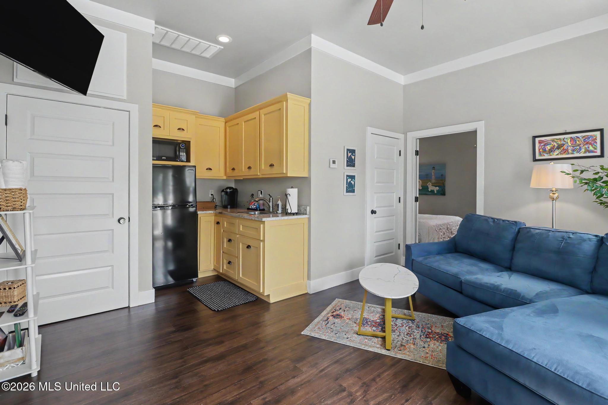 715 2nd Street Property Photo 42