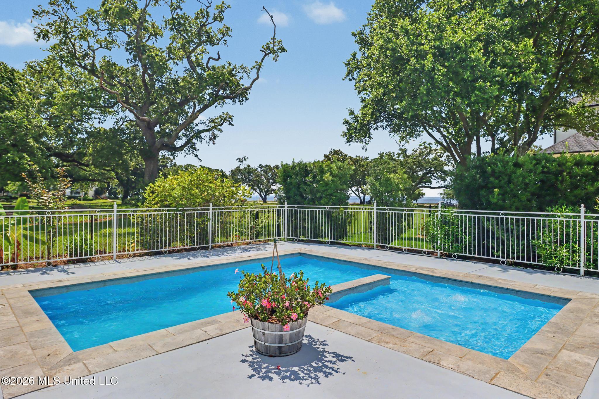 715 2nd Street Property Photo 48