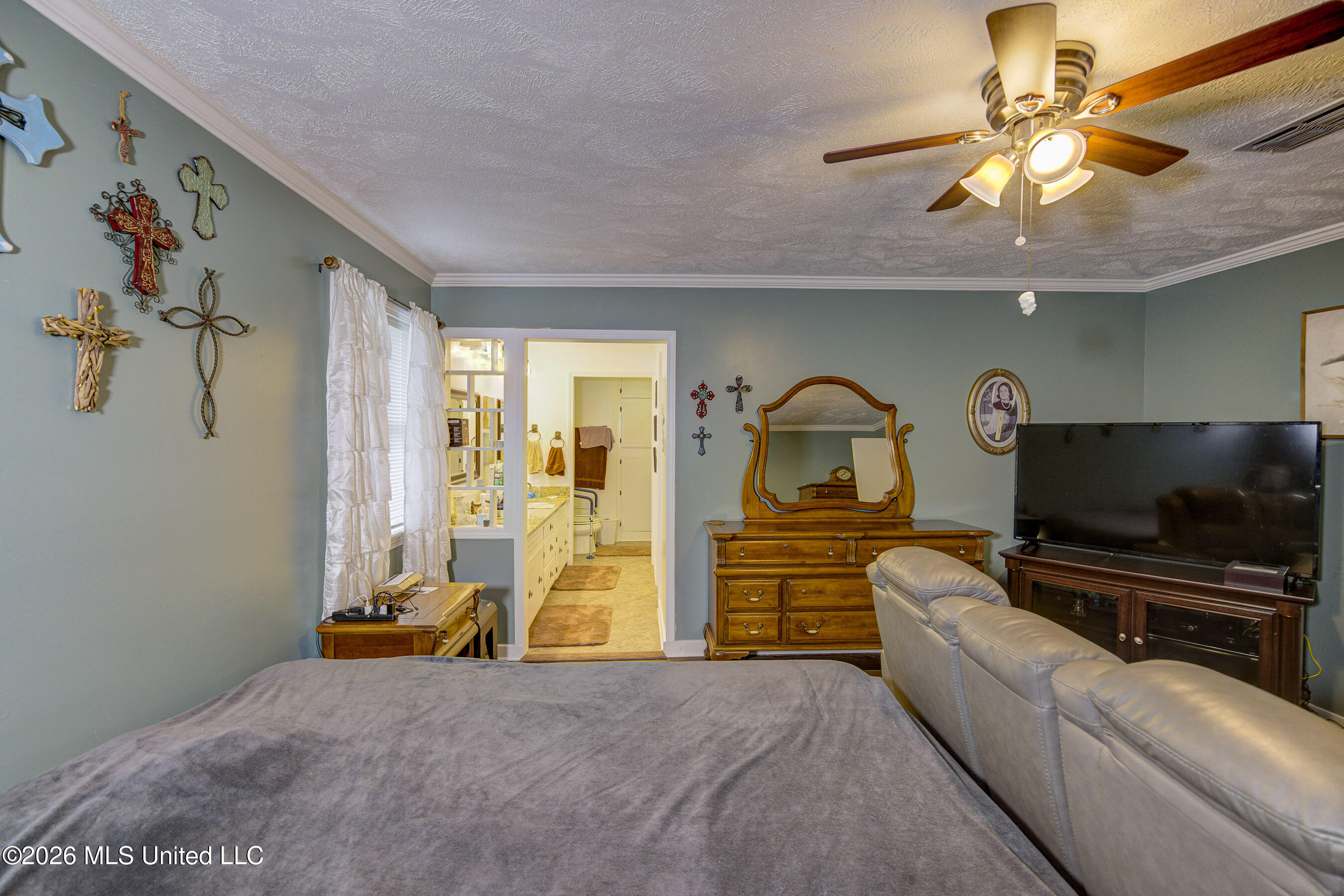 444 Ridgewood Property Photo 13