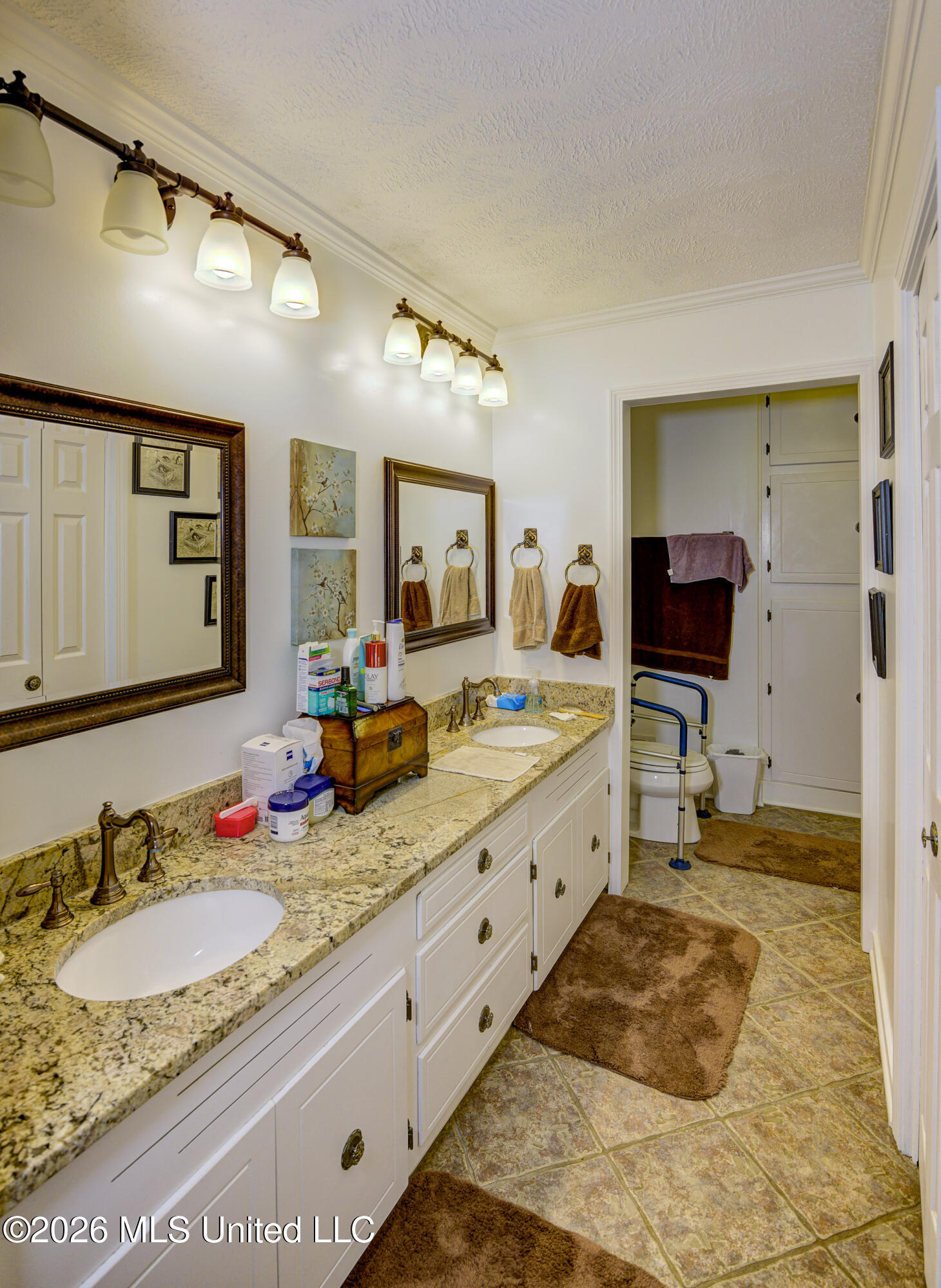 444 Ridgewood Property Photo 15