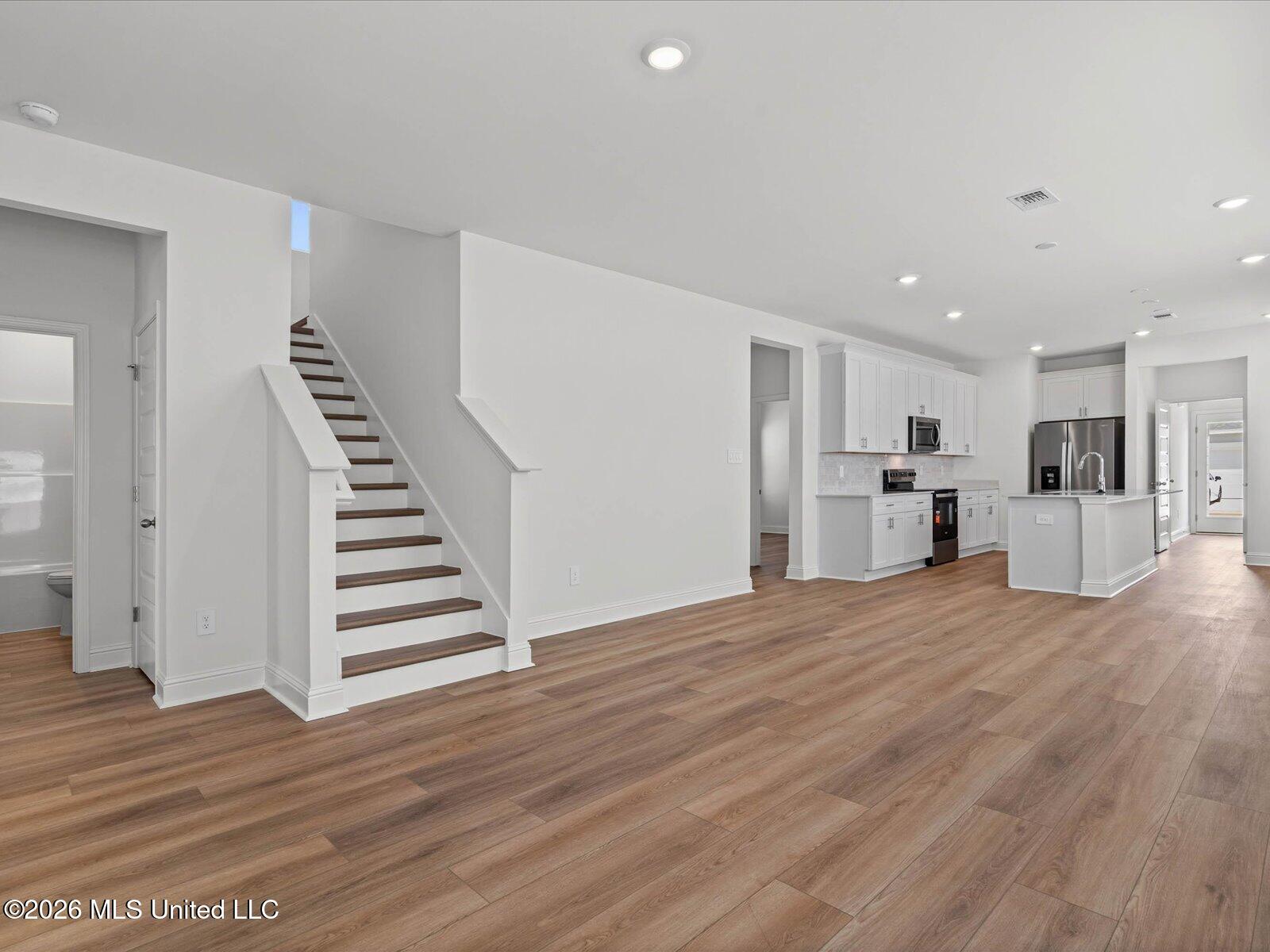 427 Pimento Circle Property Photo 2