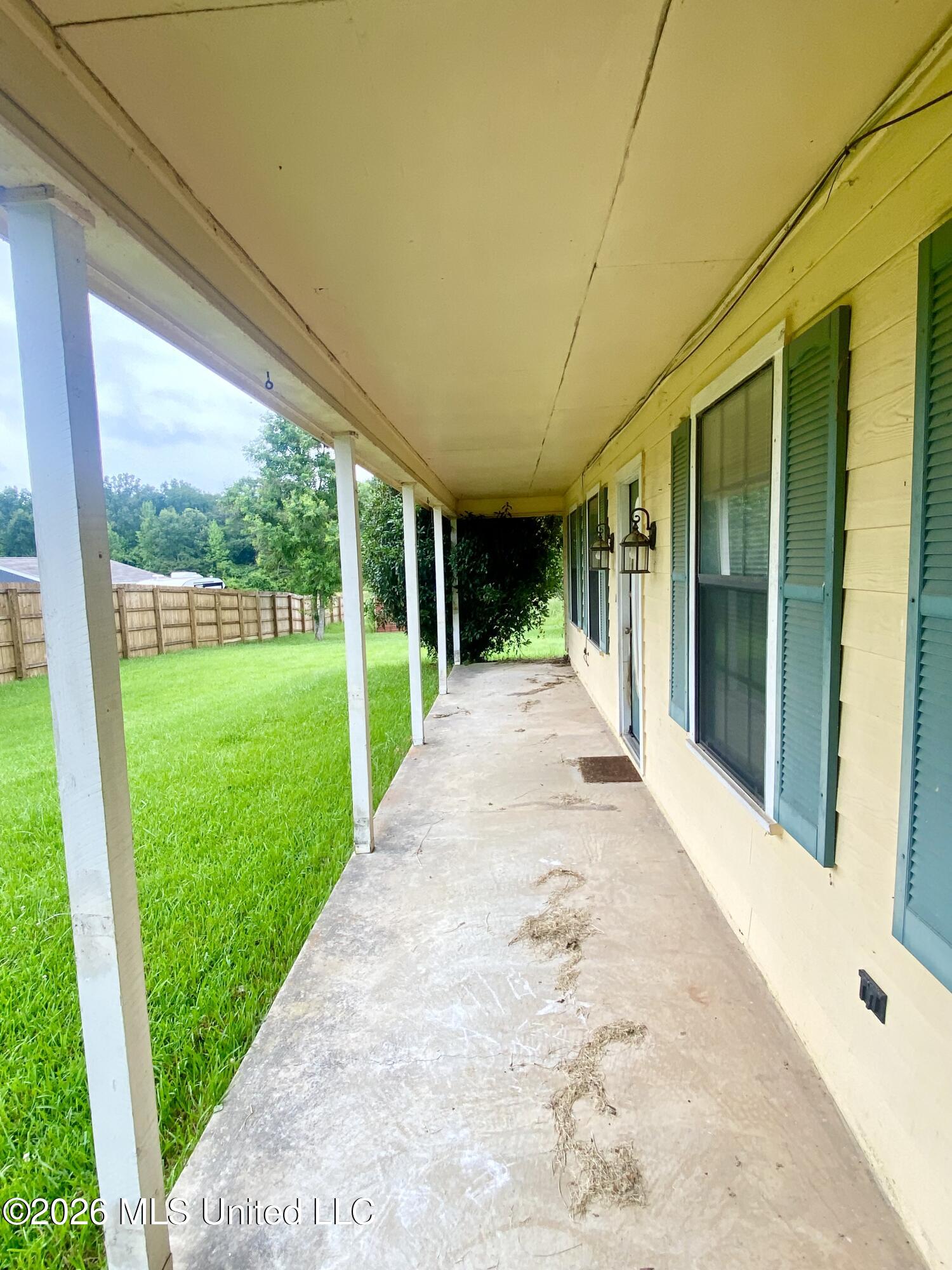 1021 Metcalfe Lane Property Photo 3