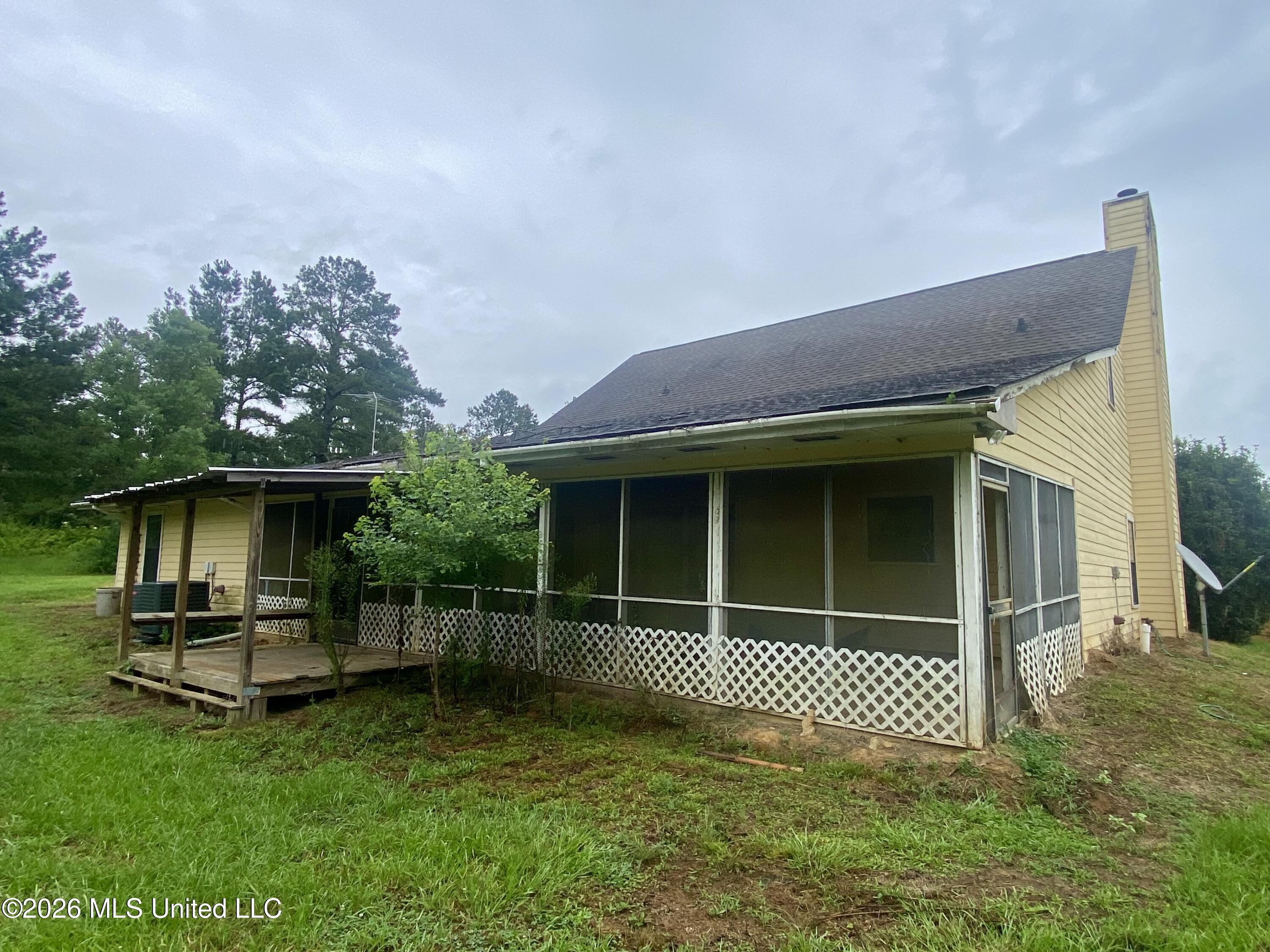 1021 Metcalfe Lane Property Photo 6