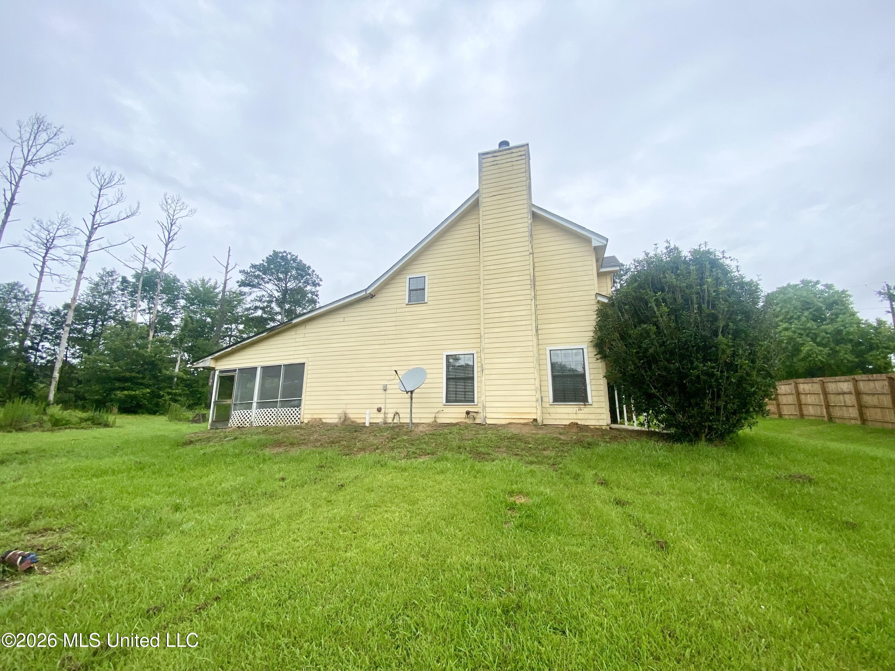 1021 Metcalfe Lane Property Photo 7