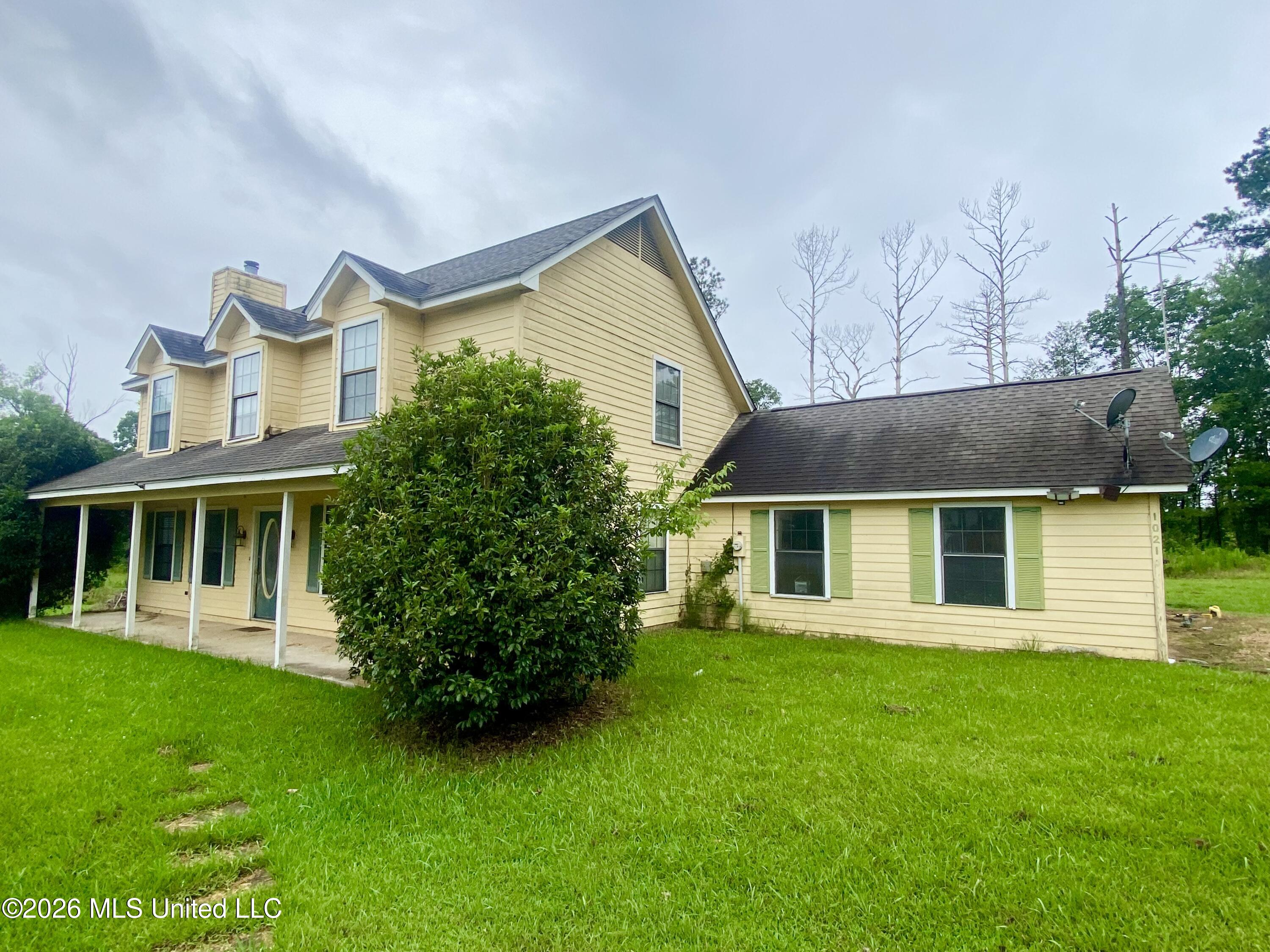 1021 Metcalfe Lane Property Photo 8