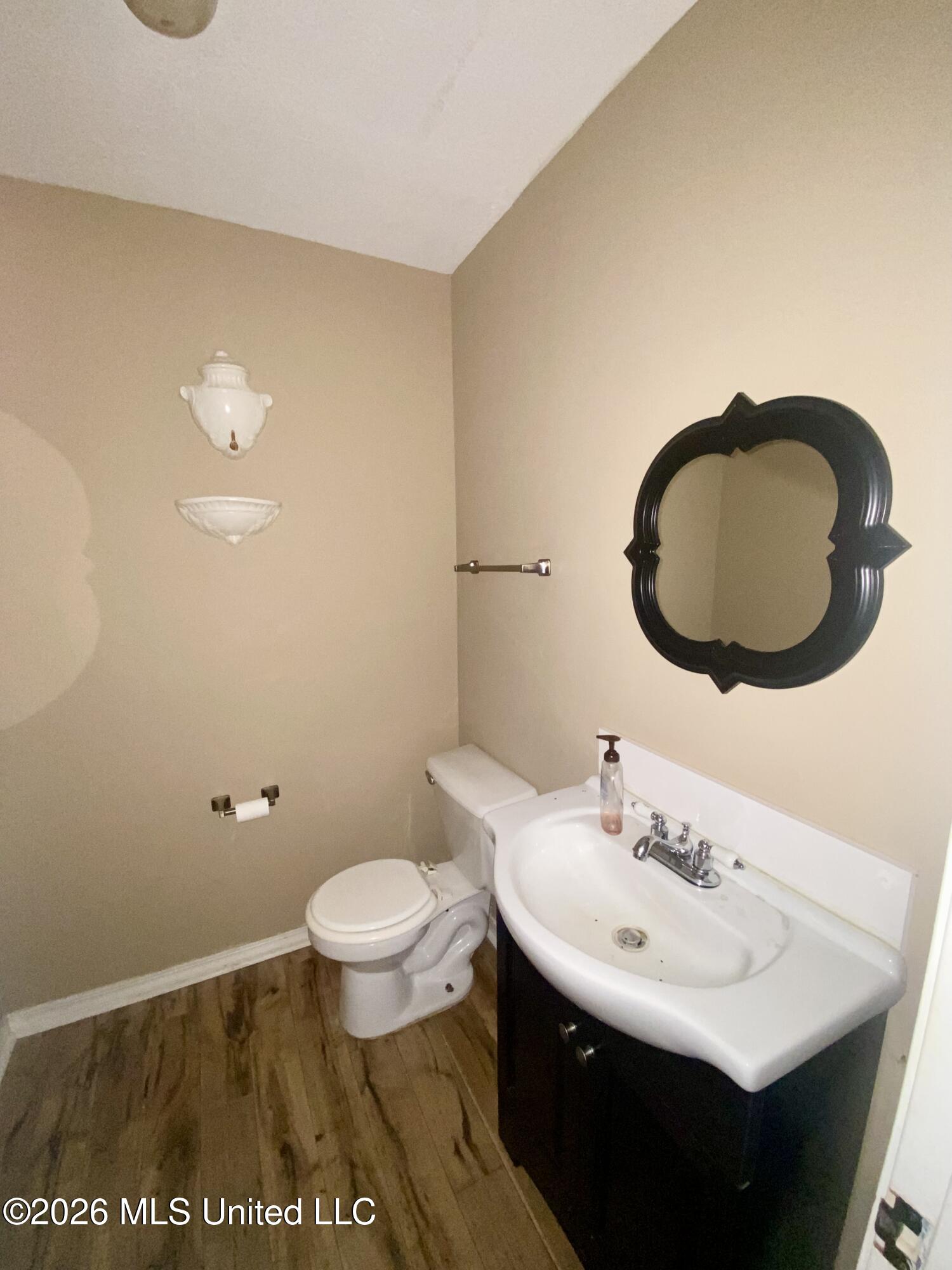 1021 Metcalfe Lane Property Photo 16
