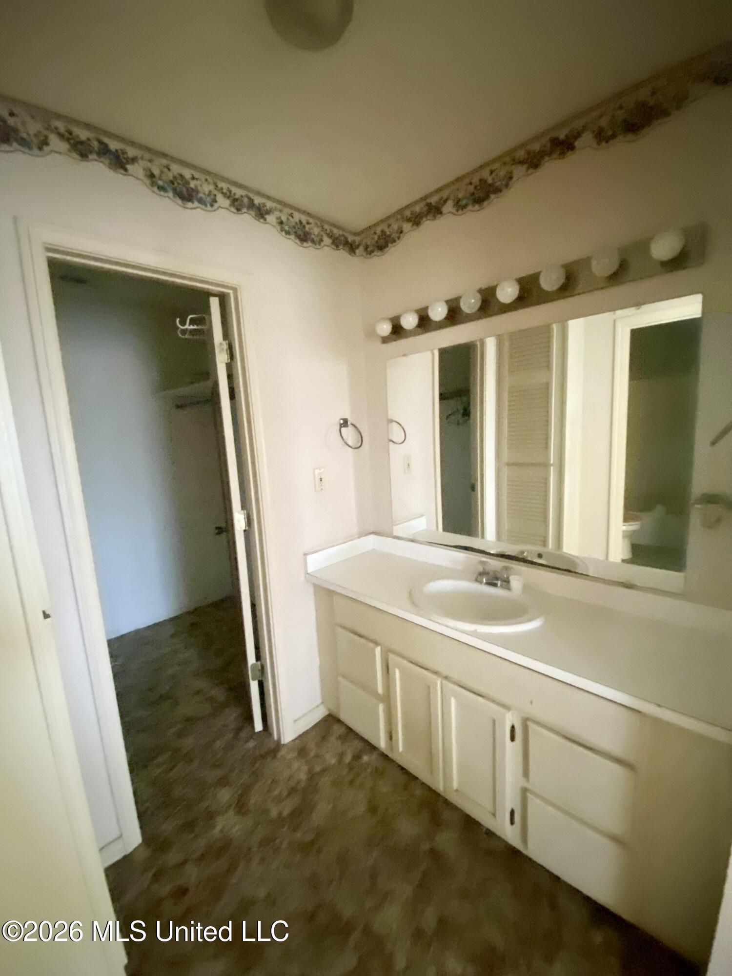 1021 Metcalfe Lane Property Photo 20