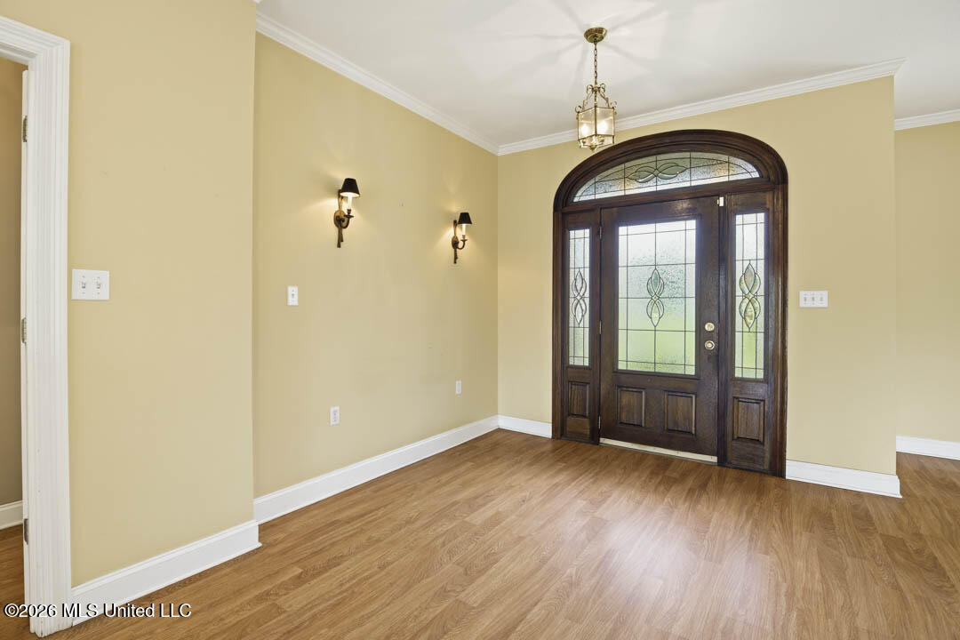 90 W Shore Drive Property Photo 4