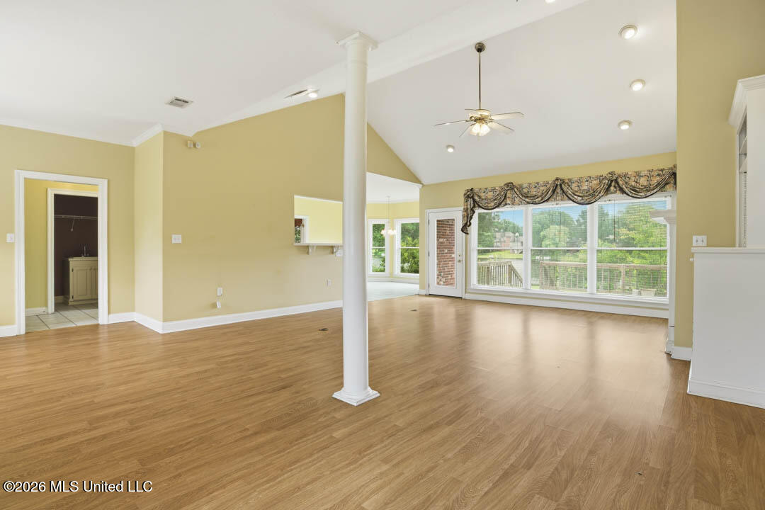90 W Shore Drive Property Photo 5