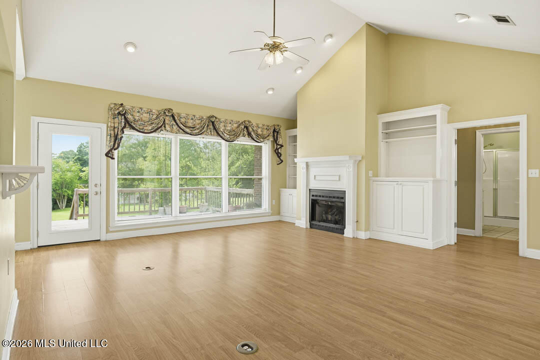 90 W Shore Drive Property Photo 6