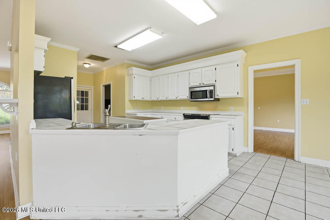 90 W Shore Drive Property Photo 10