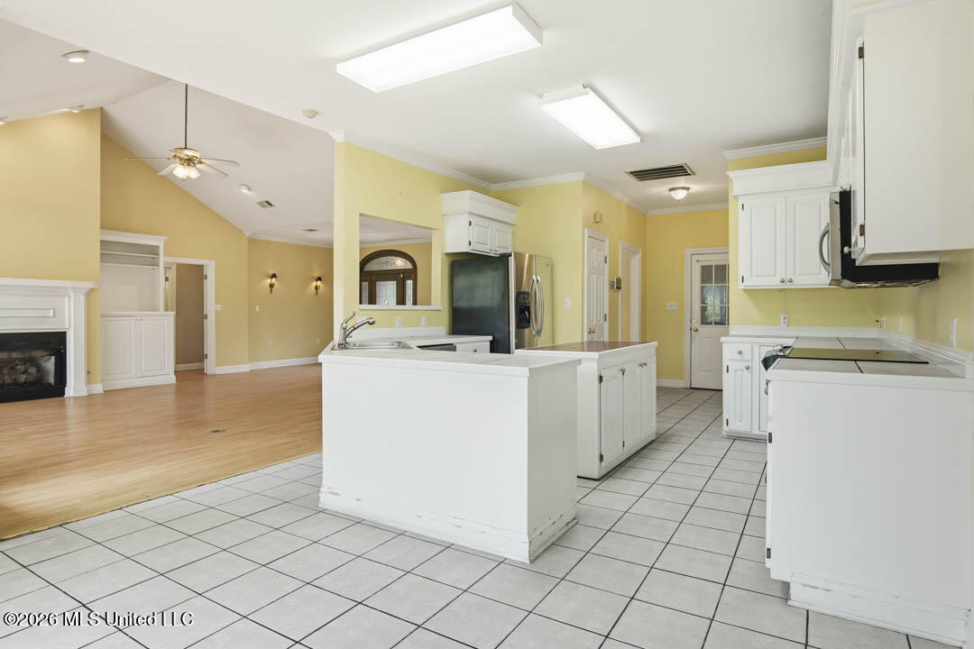 90 W Shore Drive Property Photo 11